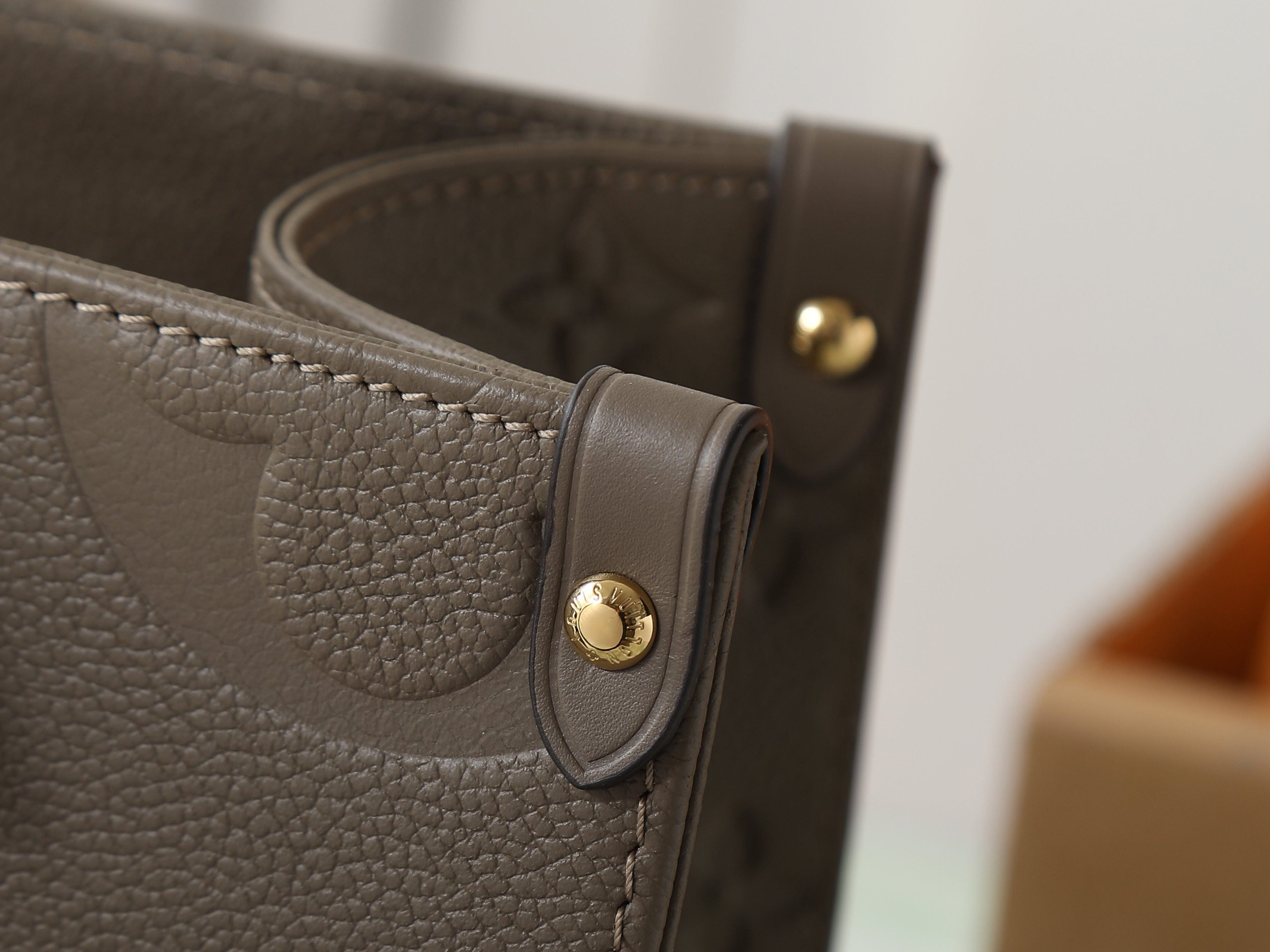 LV On the Go MM M25523 35x27x14cm