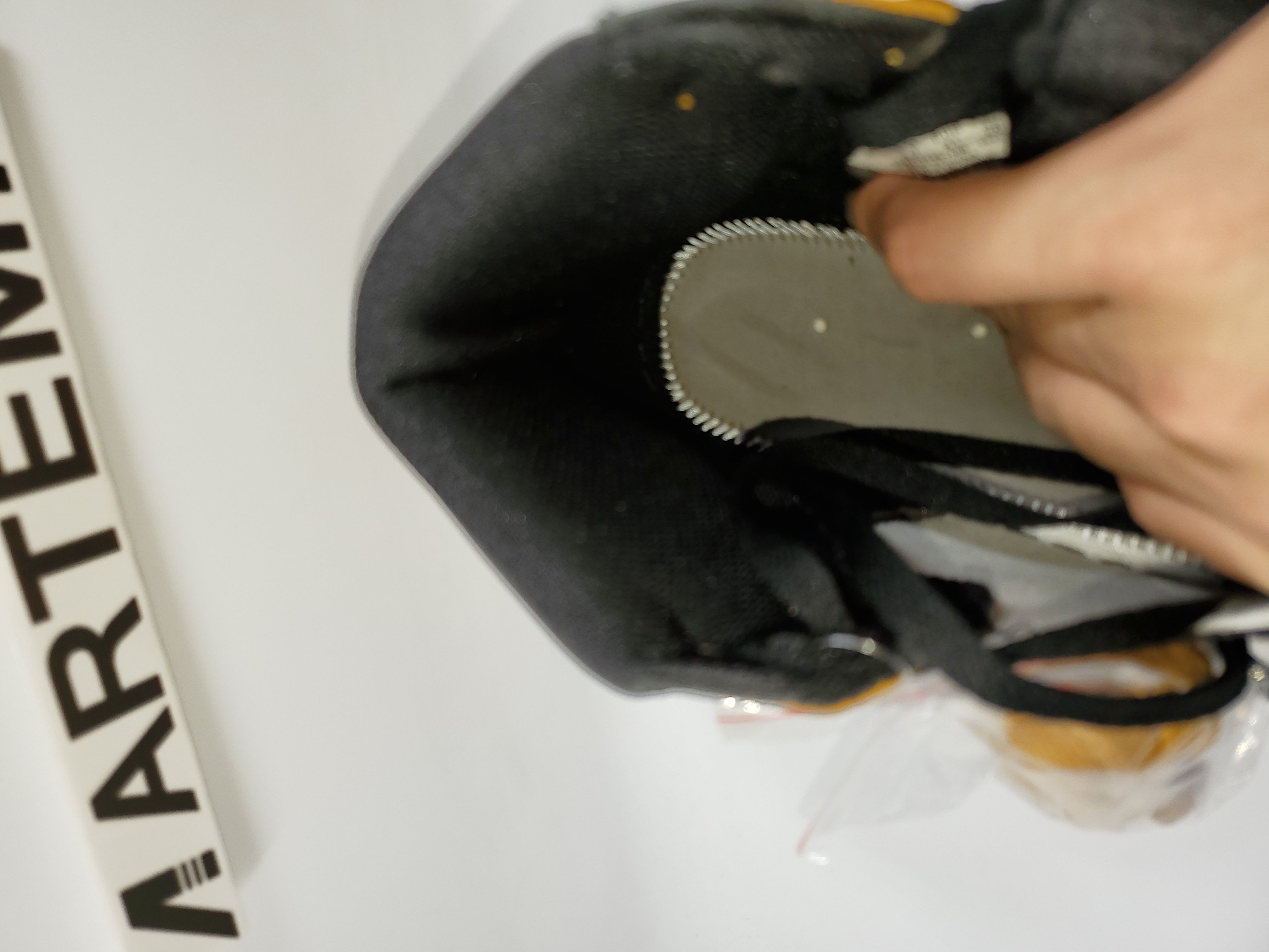 Air Jordan 1 Retro High Yellow Ochre