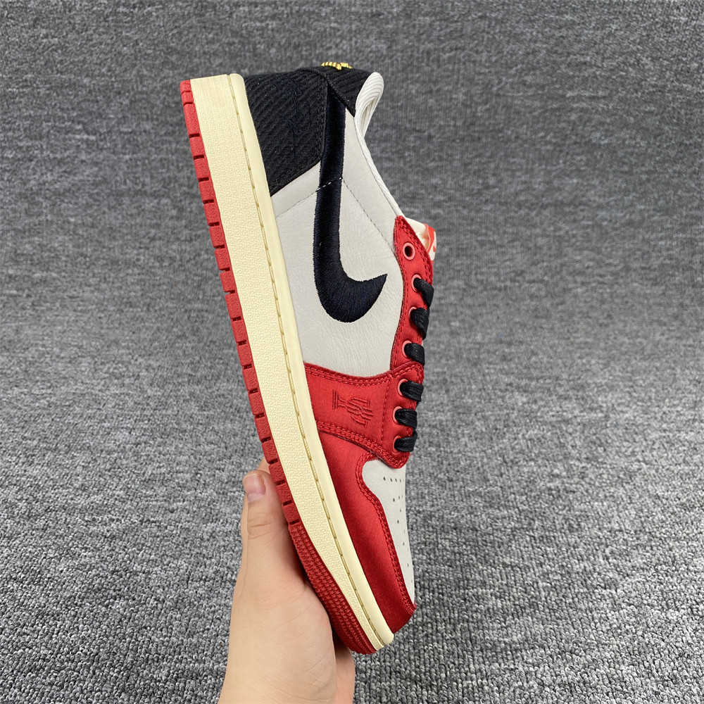 Air Jordan1 Retro Low OG Trophy Room Away