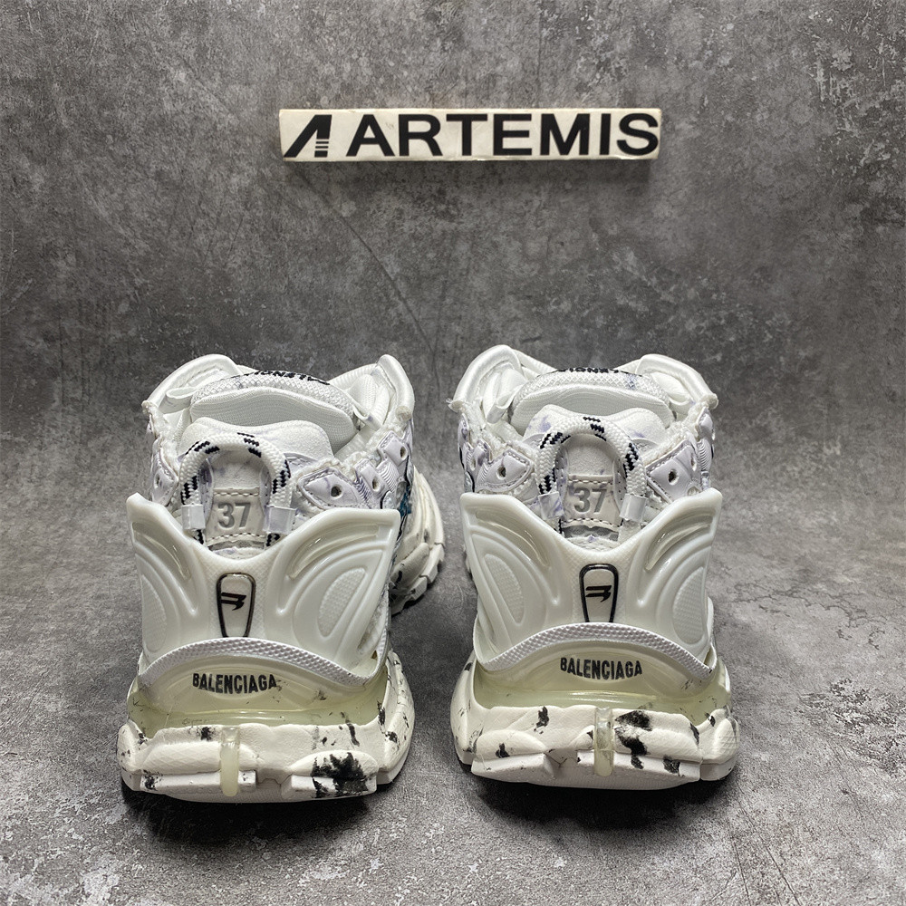 UA Runner Graffiti White Blue Runner Graffiti White Blue