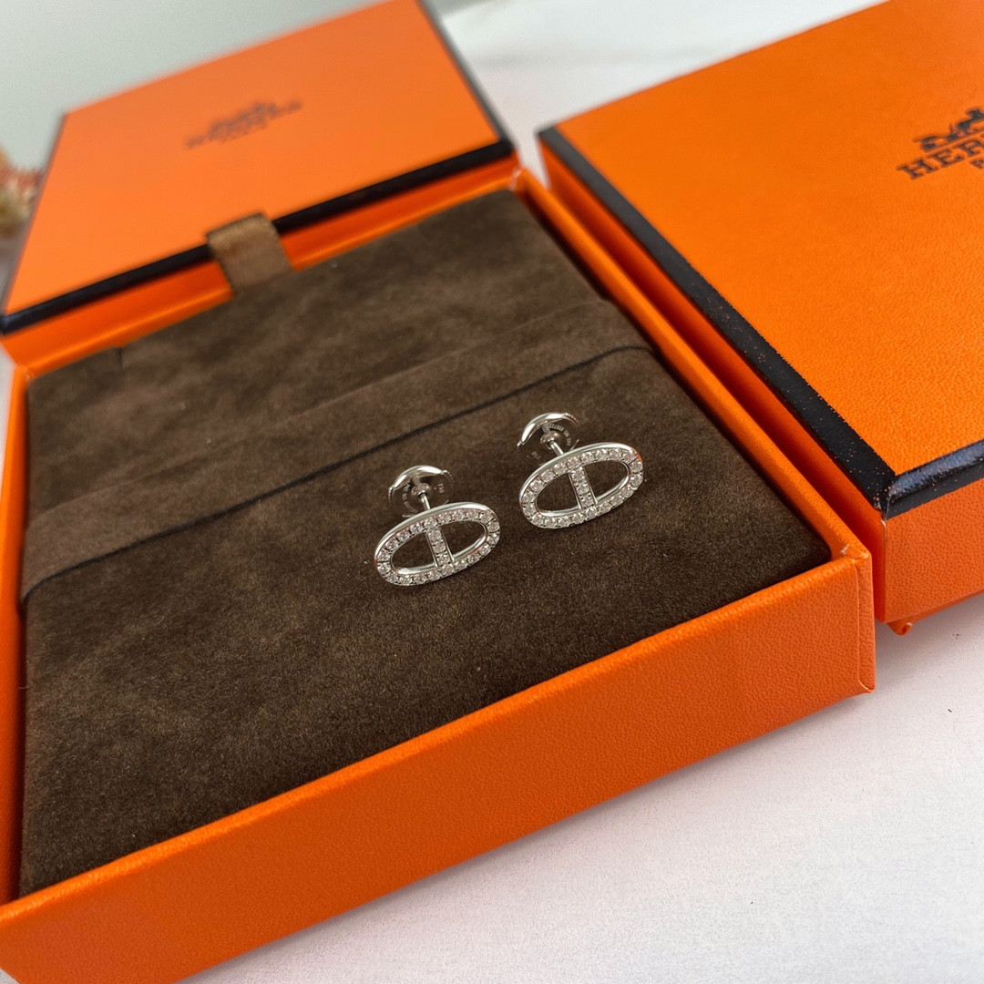 H**me5 fully di*m*nd-encrusted  h stud earrings
