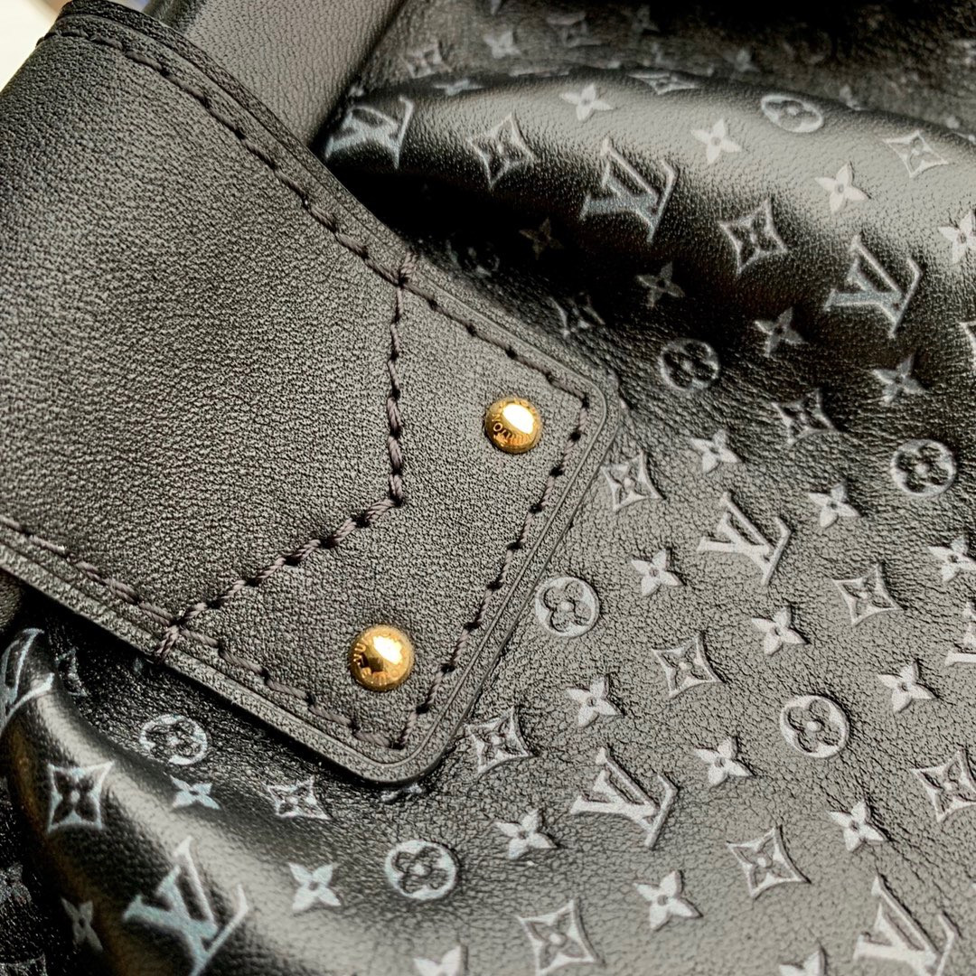 LV Monogram Clutch M22326