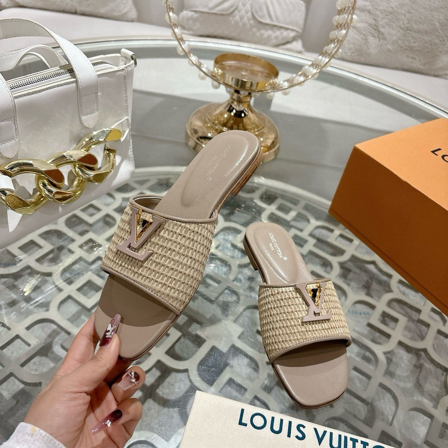 UA LV Mare Flat Mule