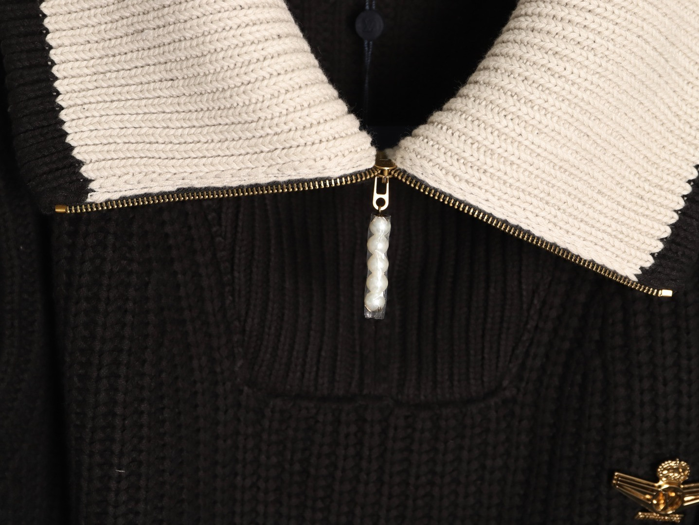 l0*is V*t0n lv knitting sweaters