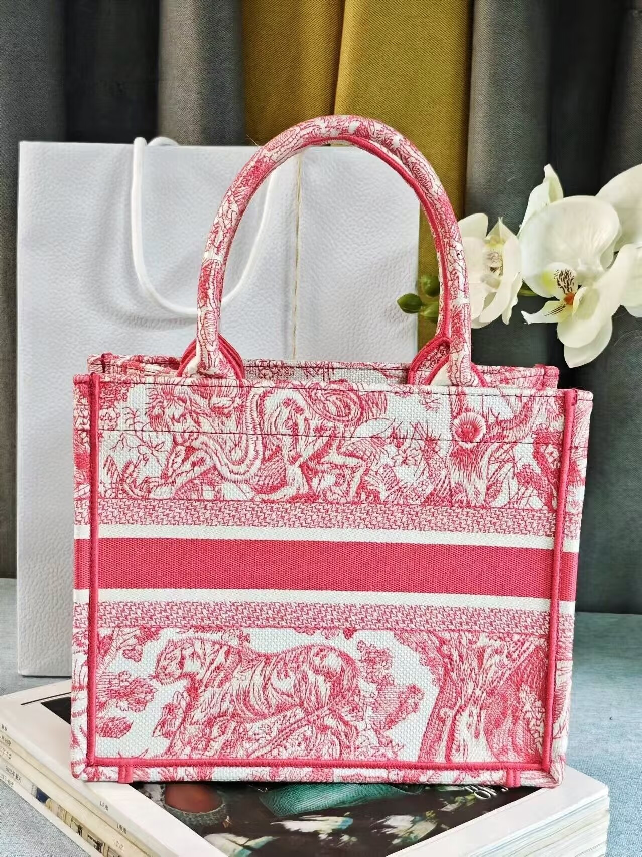 D*or tote 26 x 8 x 22cm