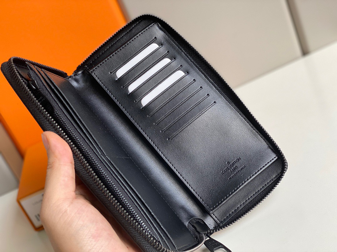 LV ZIPPY WALLET VERTICAL M80505