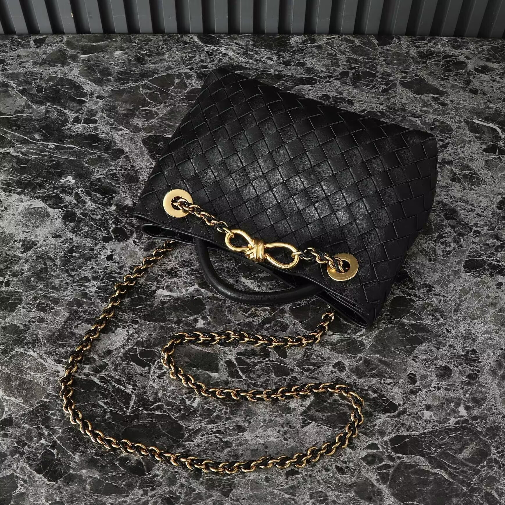 bo*te*ga Ve*ne*ta small andiamo 25x22x10.5cm