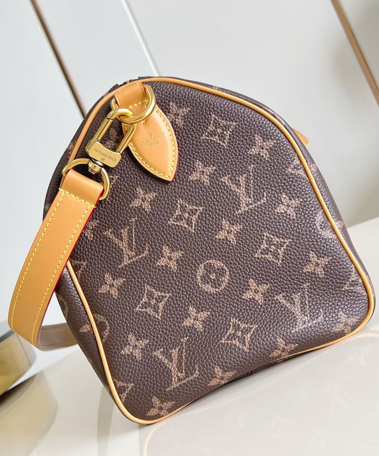 LV Speedy Bandoulière 30 M21122 30 x 21 x 17 cm