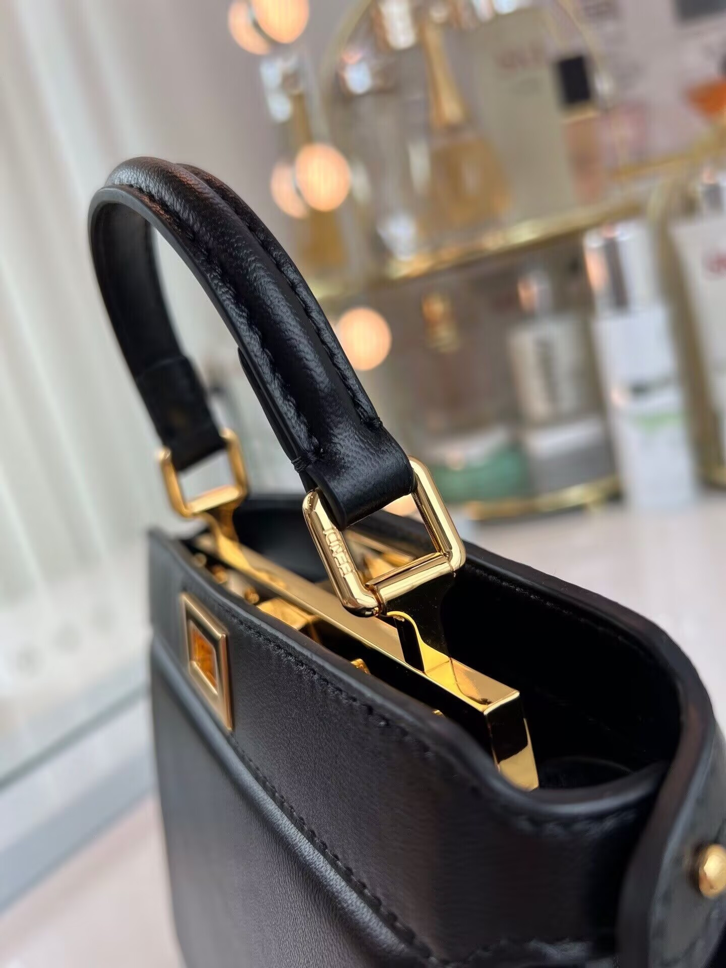 F**di peekaboo iseeu petite 20x11x15.5cm