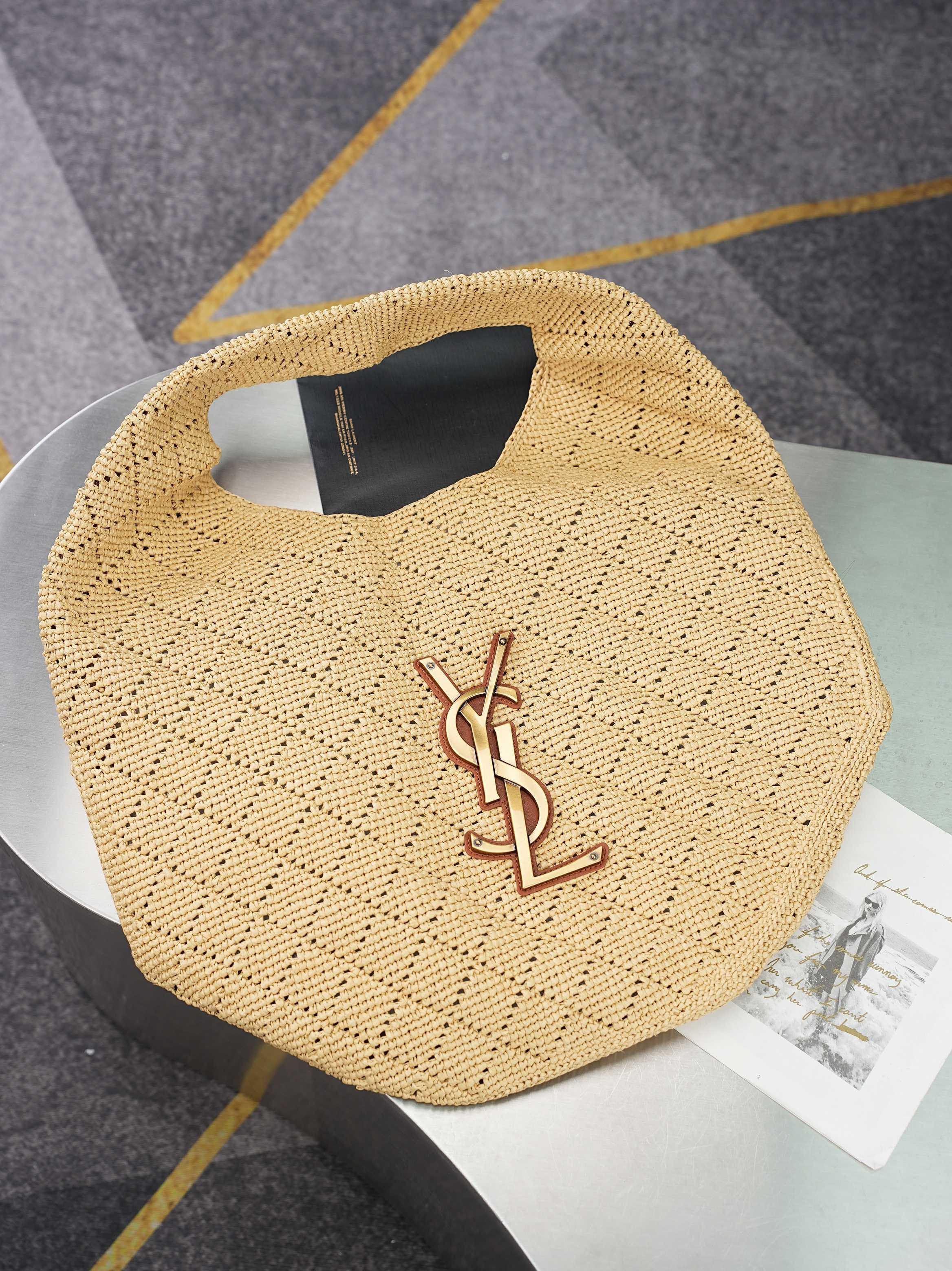 Y*L icare hobo in raffia 30-47x30.5x2-12cm