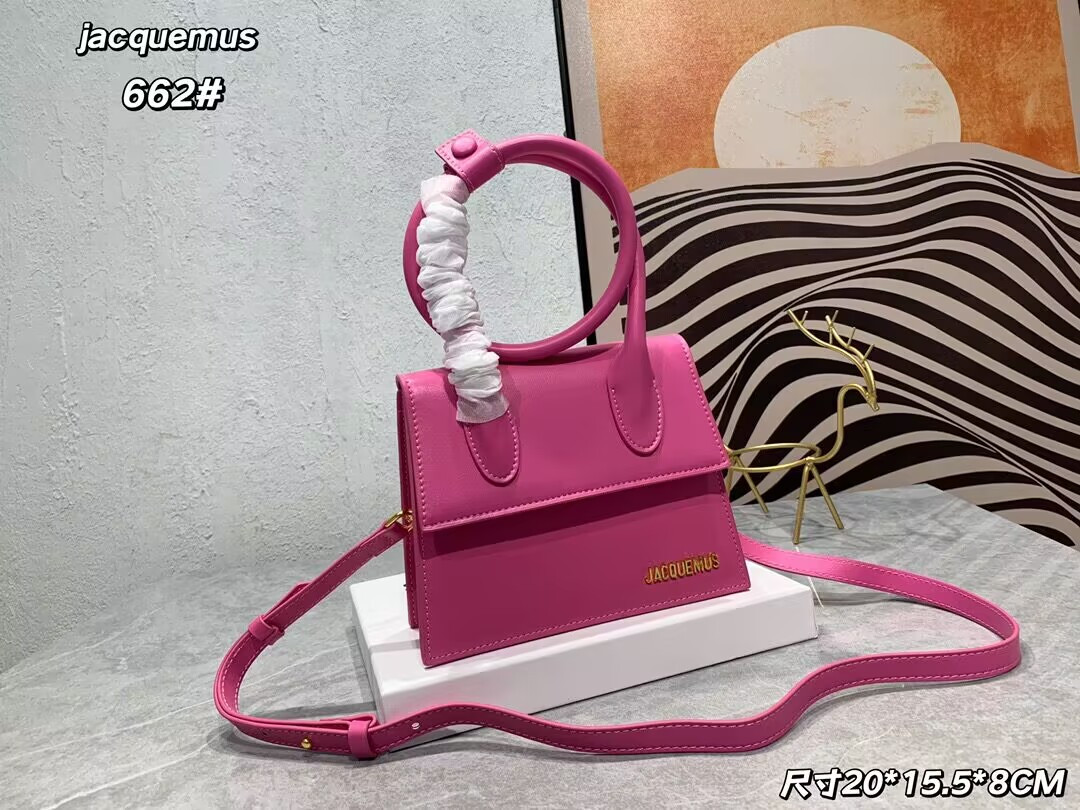 JACQUEMUS Le Chiquito moyen LES CLASSIQUES 20×15.5×8cm