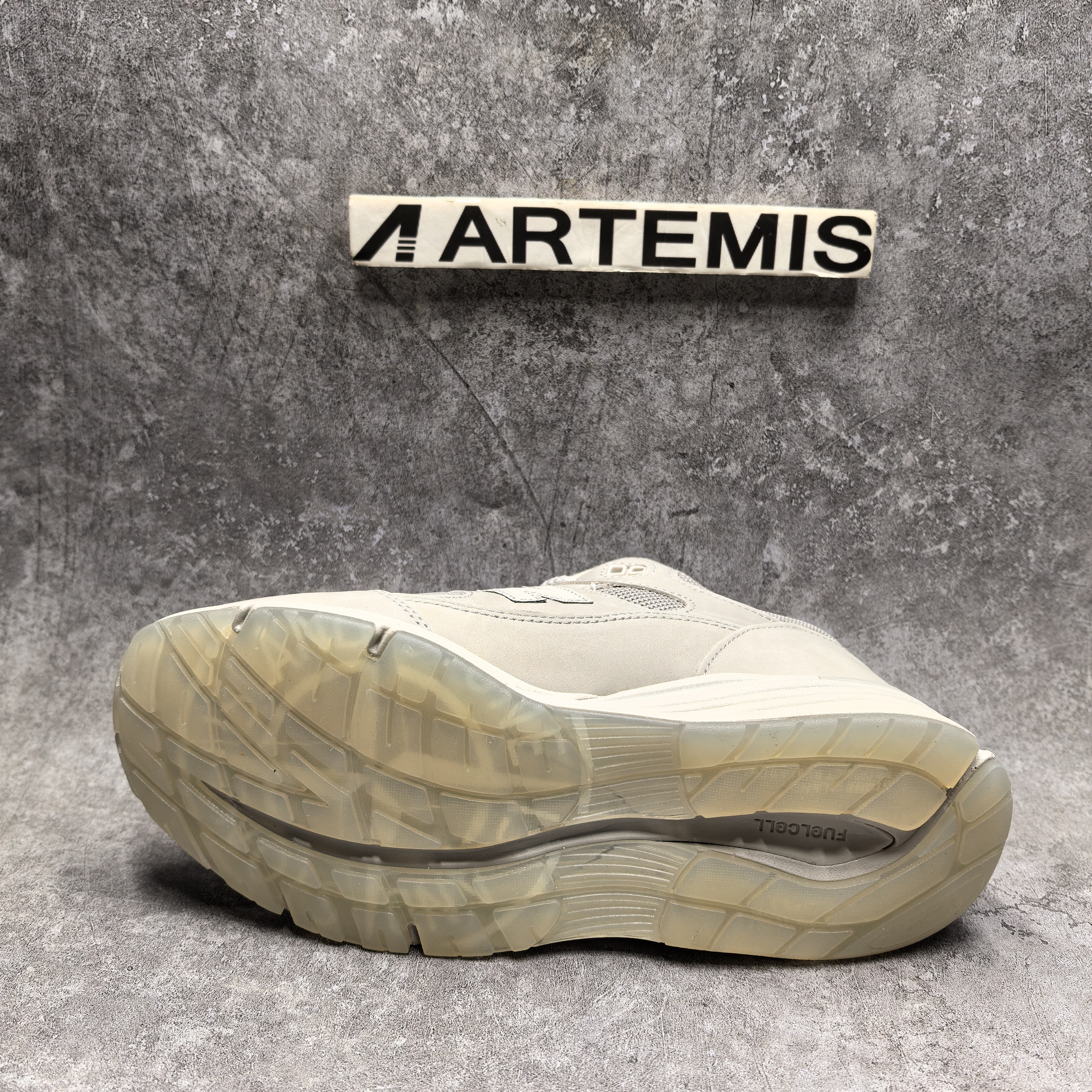 UA New Balance 991v2