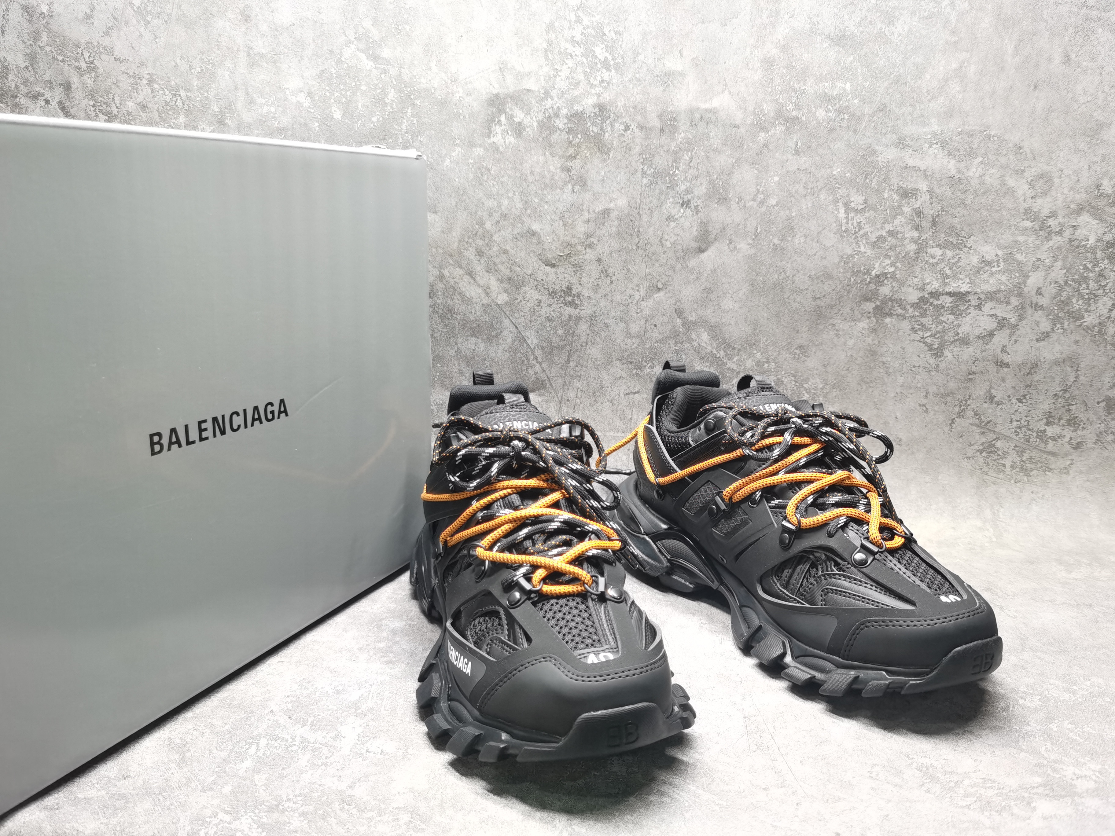 UA Balenciga Sneaker