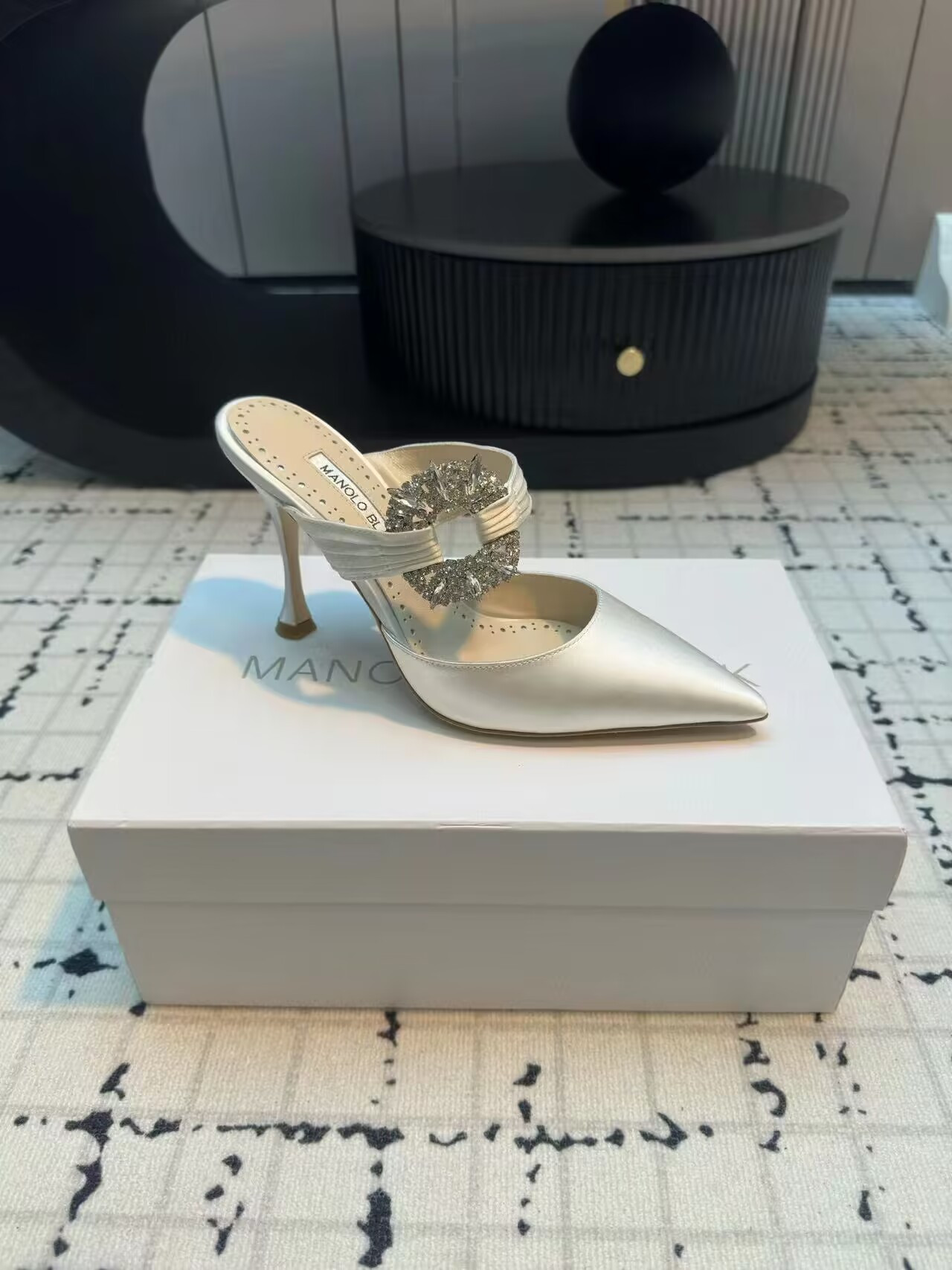 ua man010 B1ahn*k mules