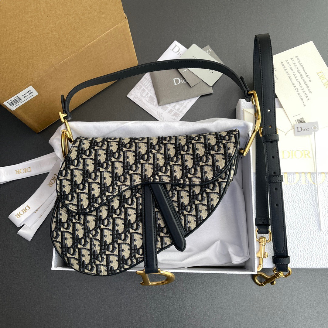 D*or saddle bag 25.5 ×20 x 6.5 cm