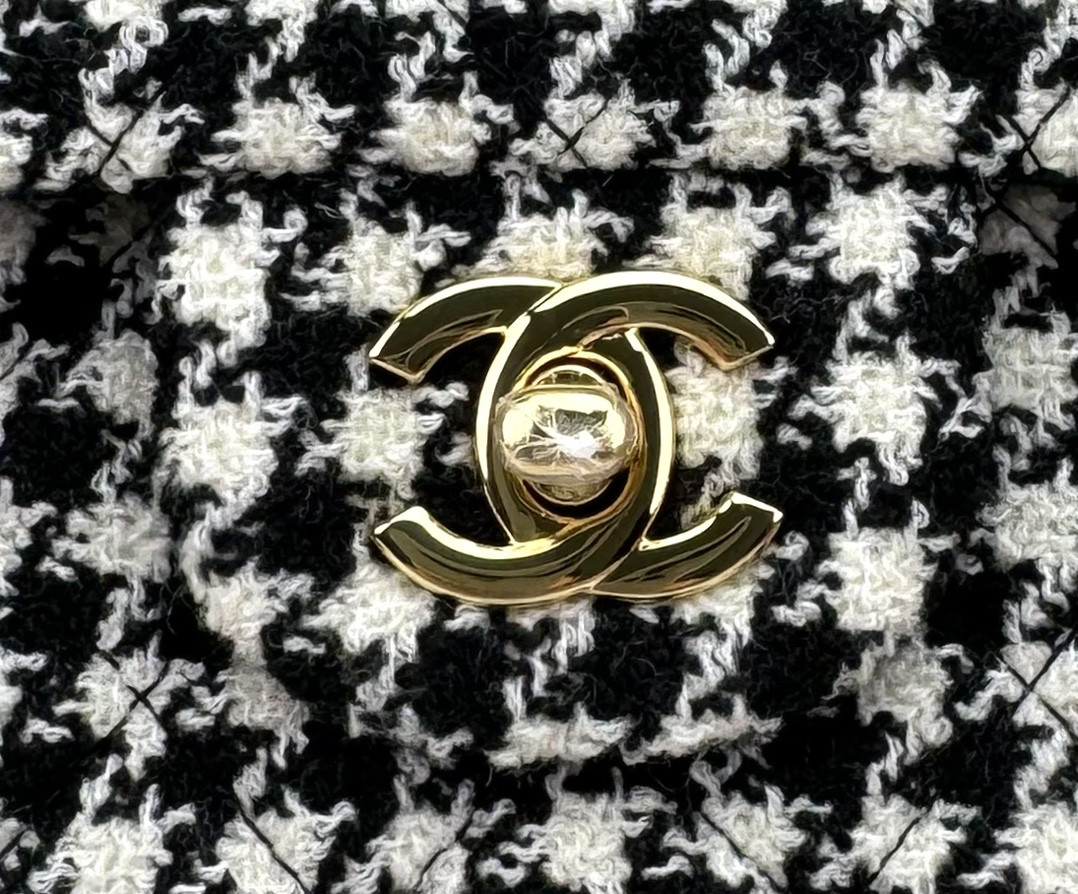 Ch*el mini classic 11.12 handbag 25 15.5 × 25.5 × 6.5 cm