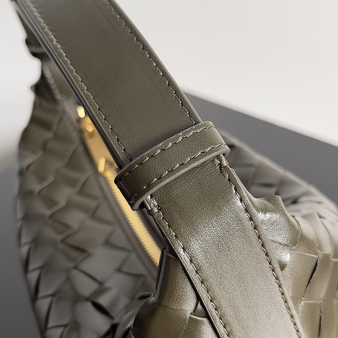 bo*te*ga Ve*ne*ta mini wallace 22x13x9cm