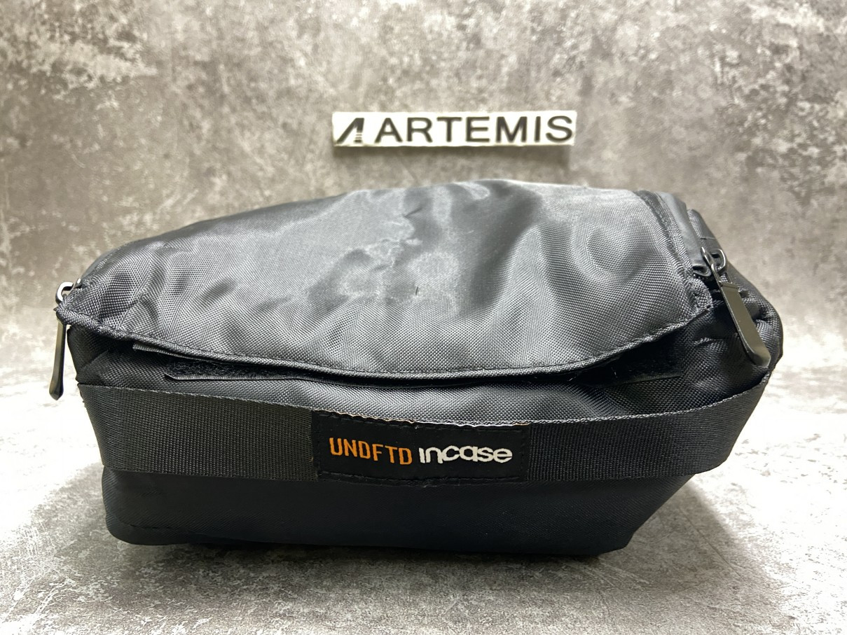 Air Jordan 4 Retro UNDFTD