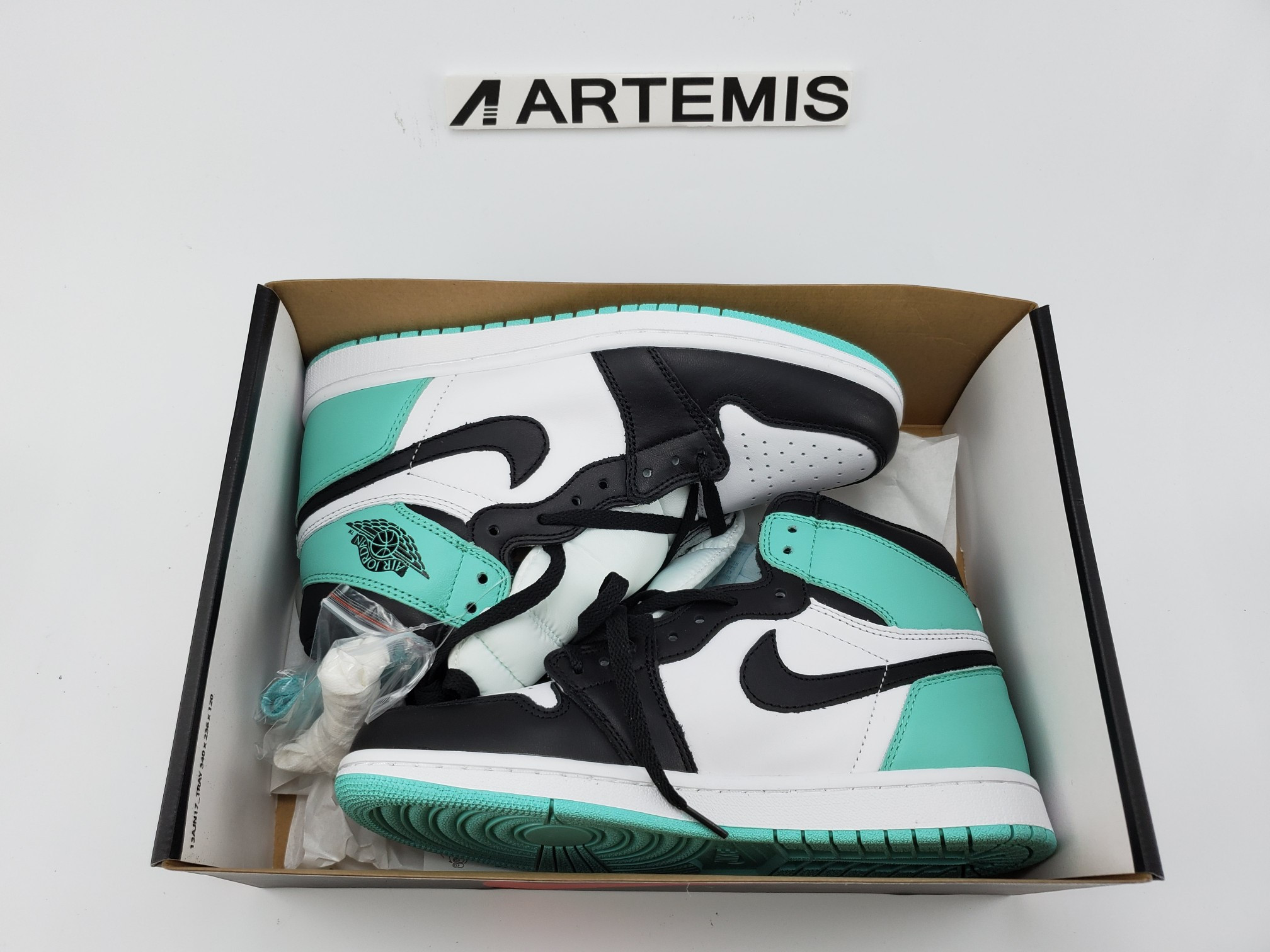 Jordan 1 Retro High Igloo