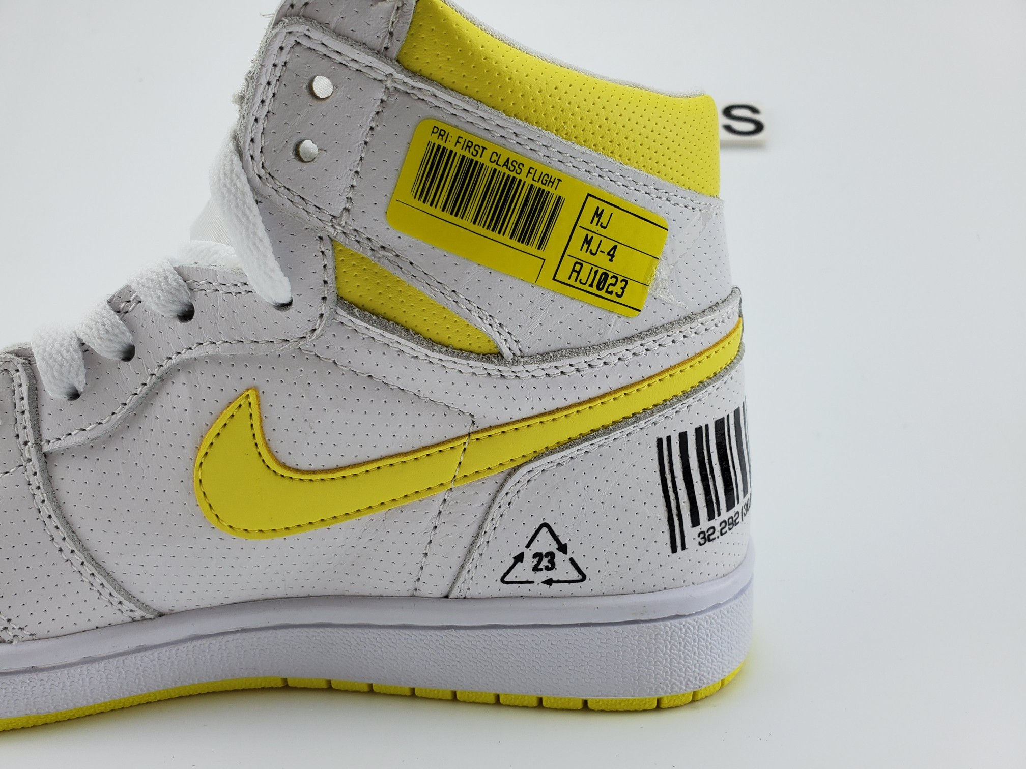 Air Jordan 1 High “First Class Flight”