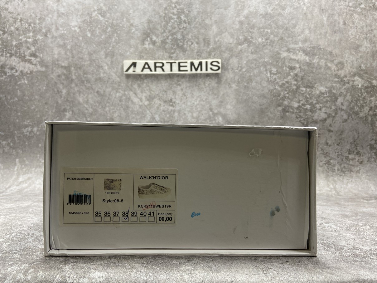 D*or walk n D*or patch embroidery grey