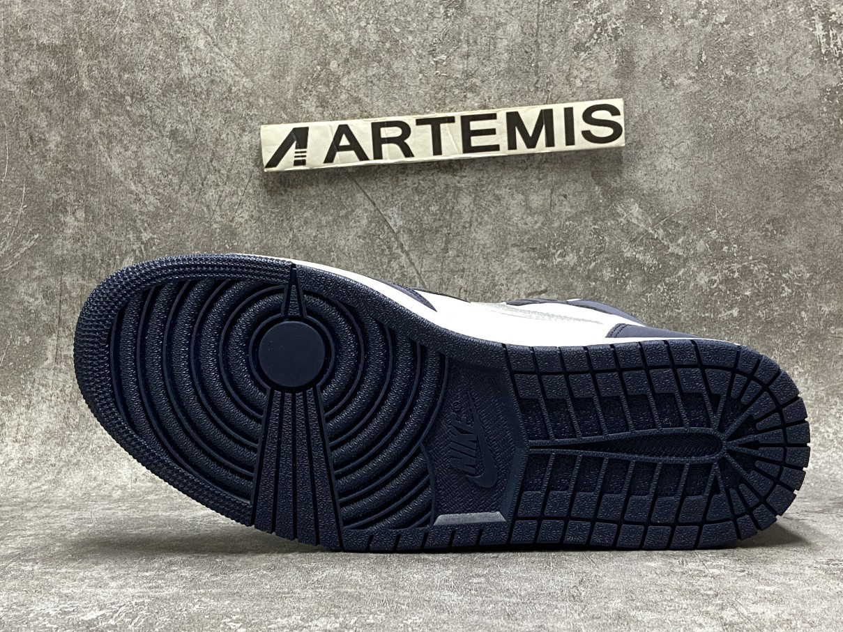 Air Jordan 1 Retro High Midnight Navy