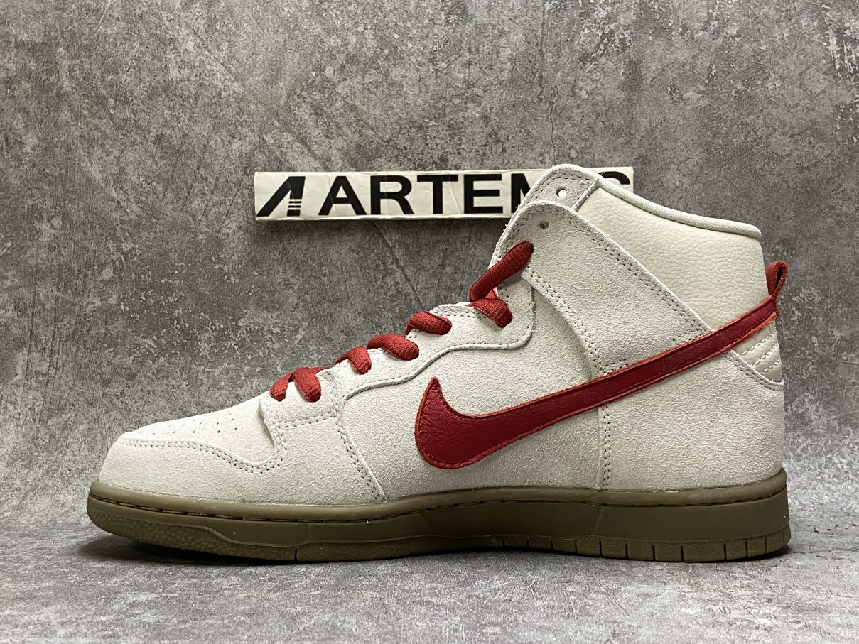 Dunk High Pro SB Birch Hyper Red