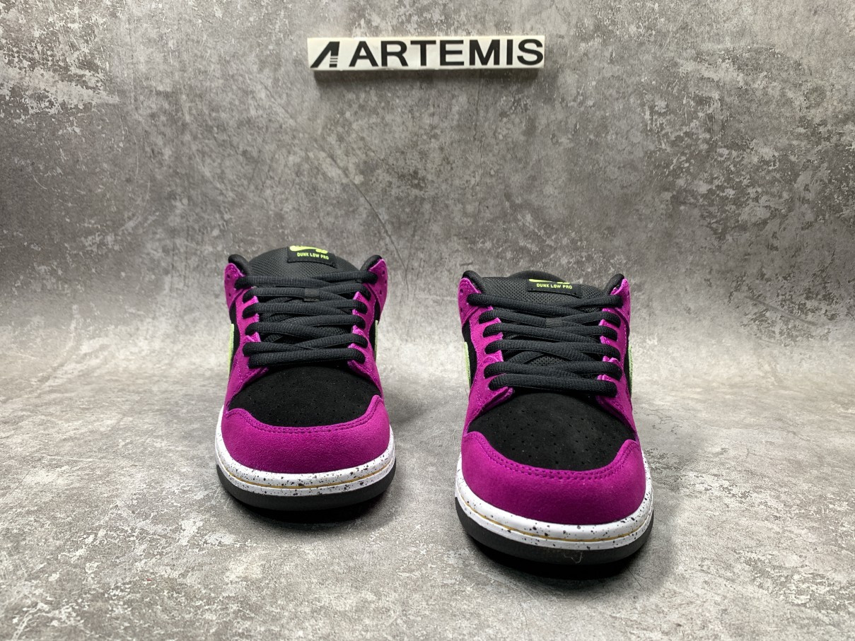 Nike SB Dunk Low Red Plum