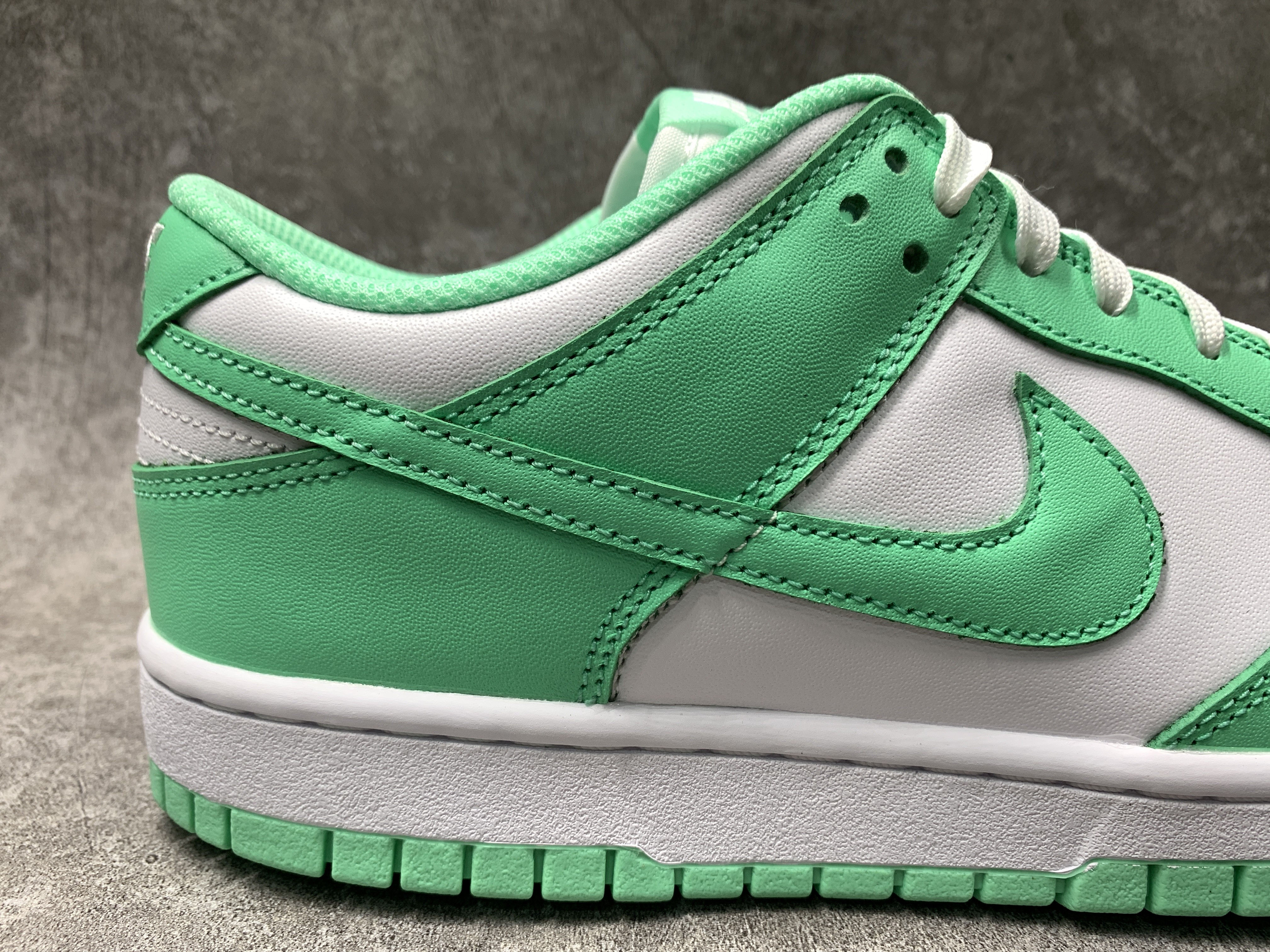 Nike Dunk Low Green Glow