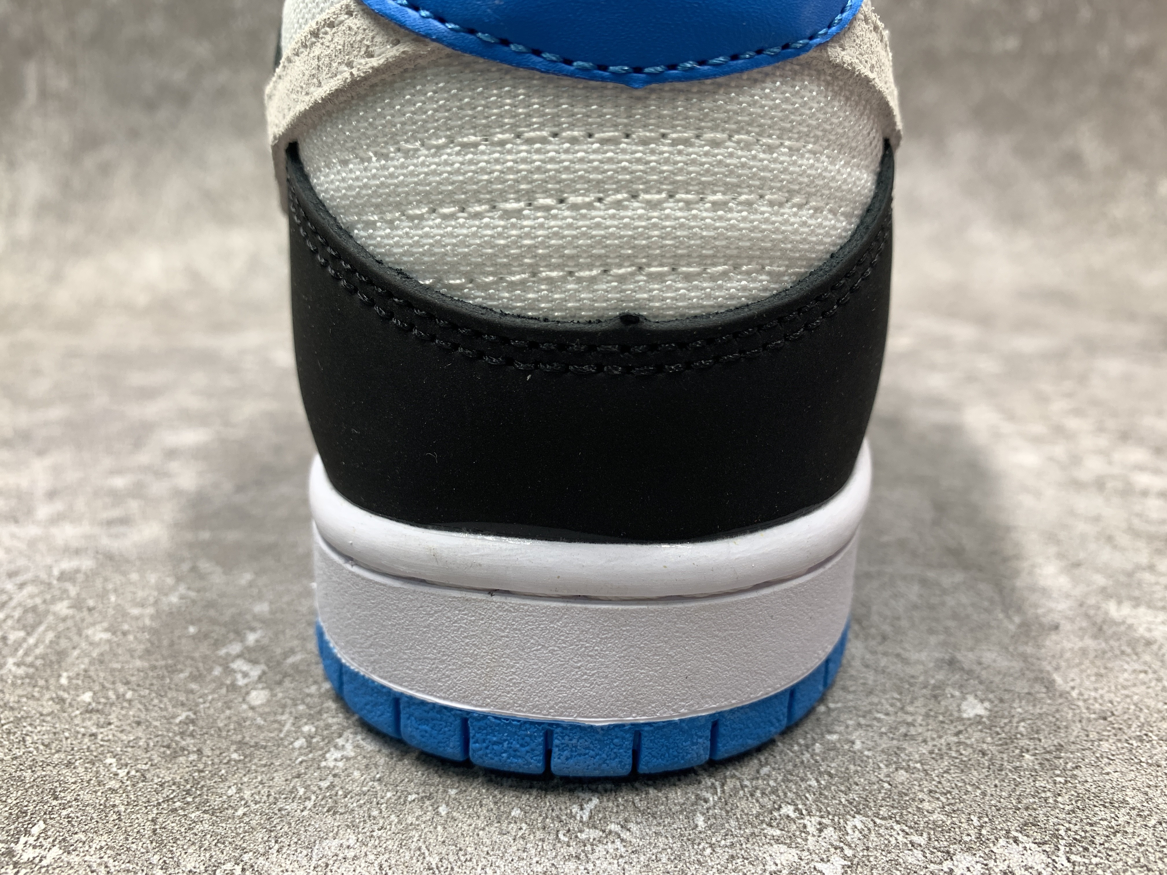 Nike SB Dunk Low Laser Blue