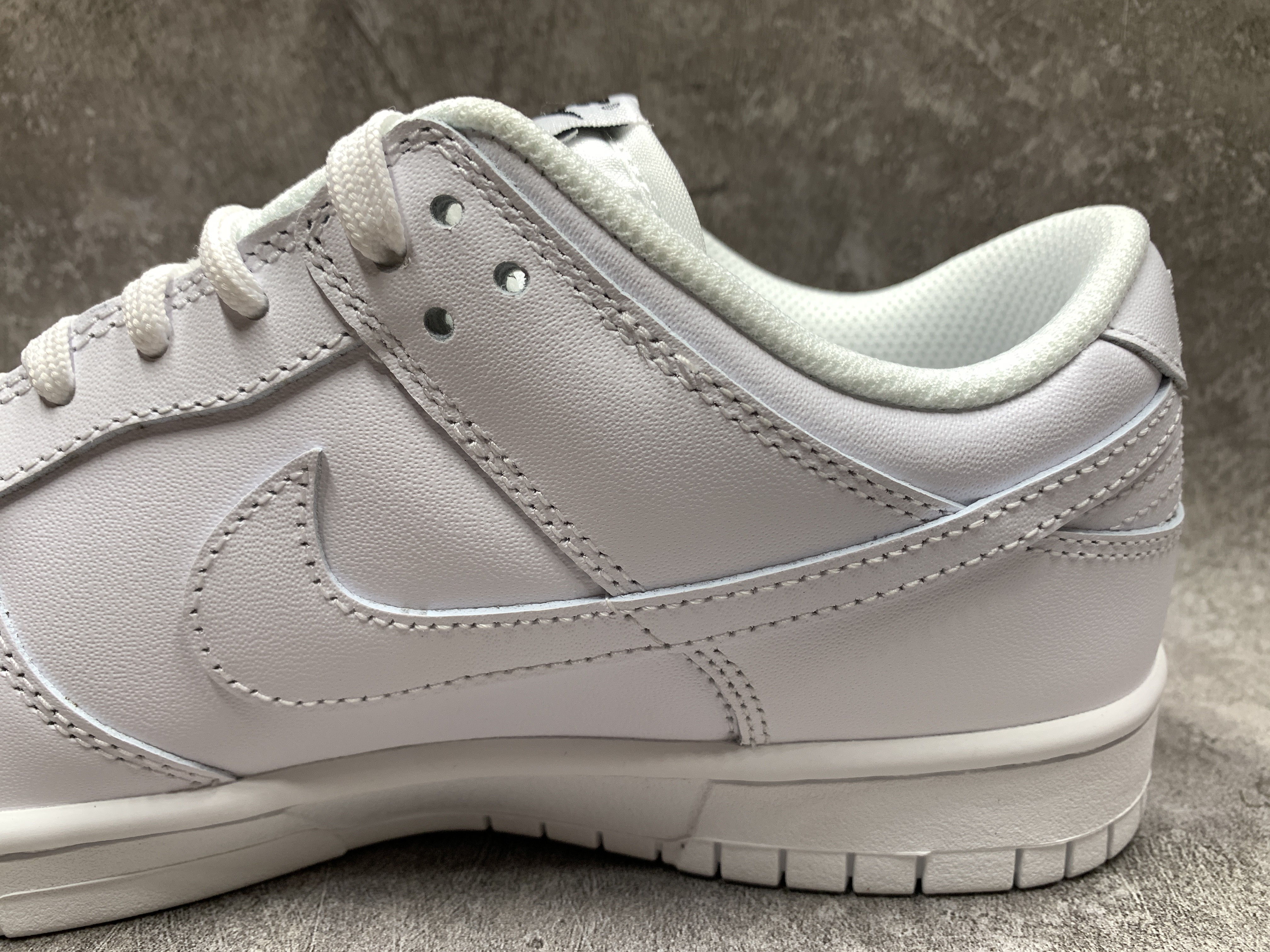 Nike Dunk Low Triple White