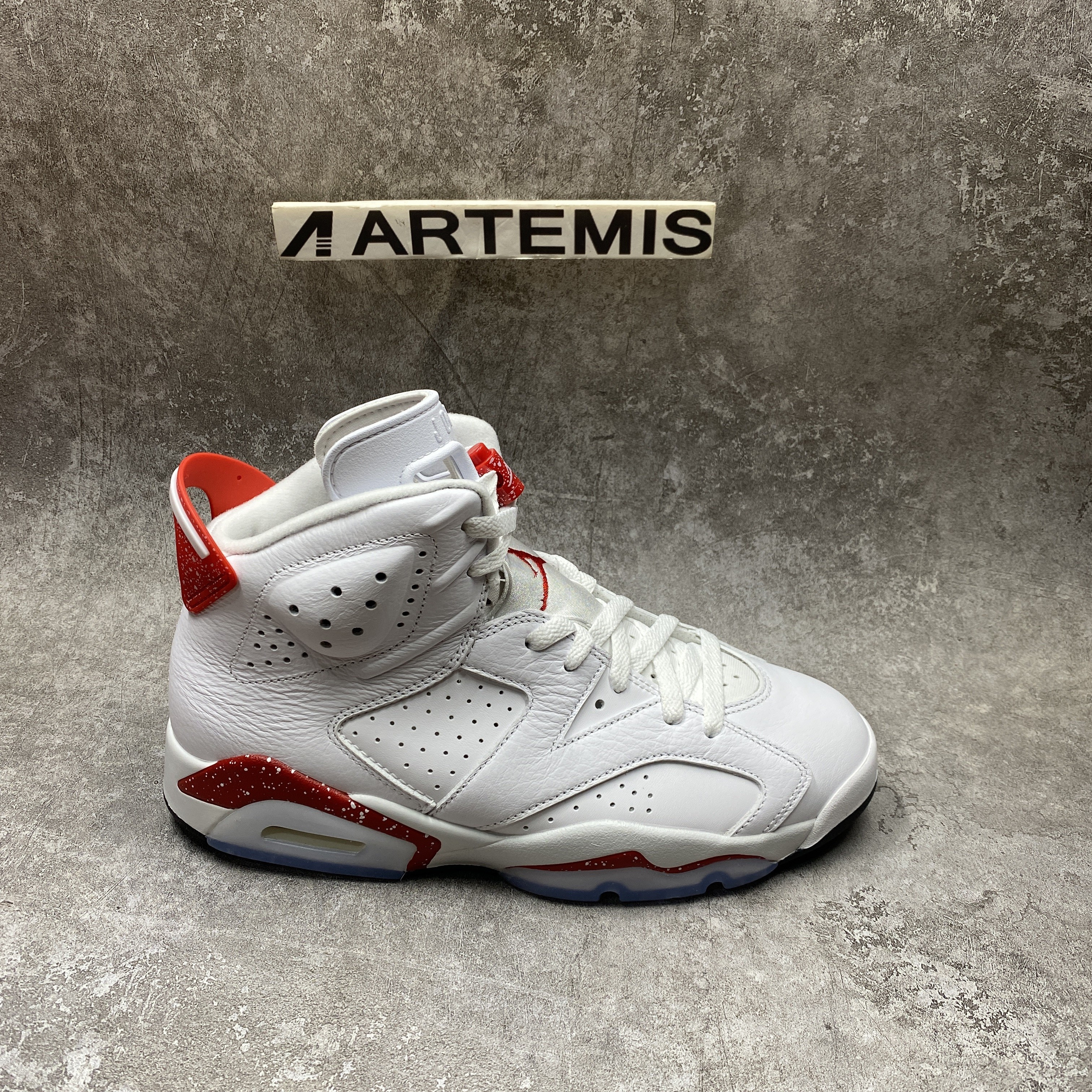Air Jordan 6 Retro Red Oreo