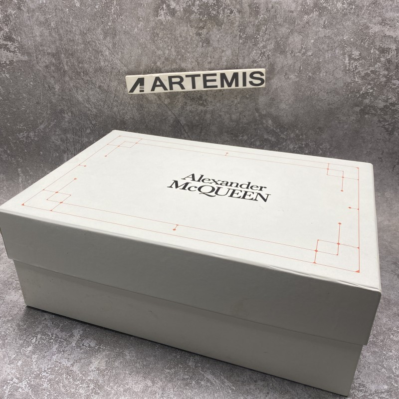 ale*d*r M*Q*en tread slick low lace up white