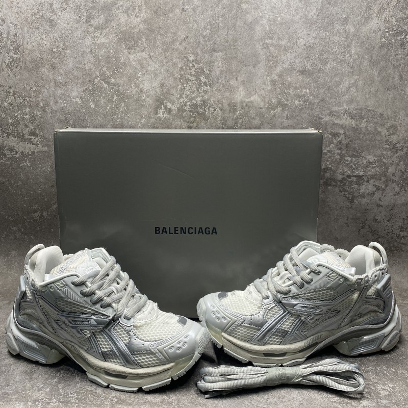 Balenciga Runner Silver
