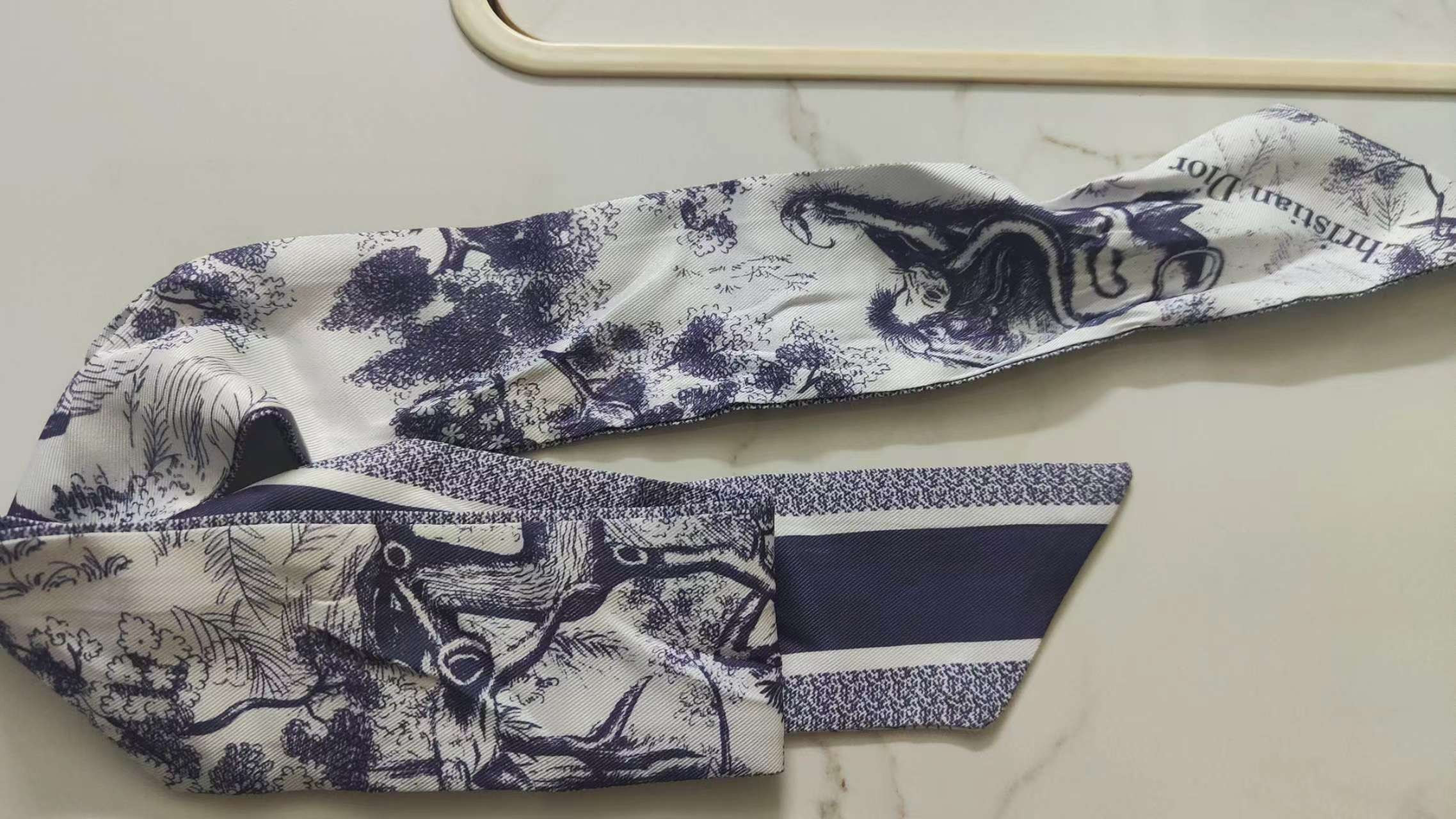 medium lady D*or bag  24 x 20 x 12 cm