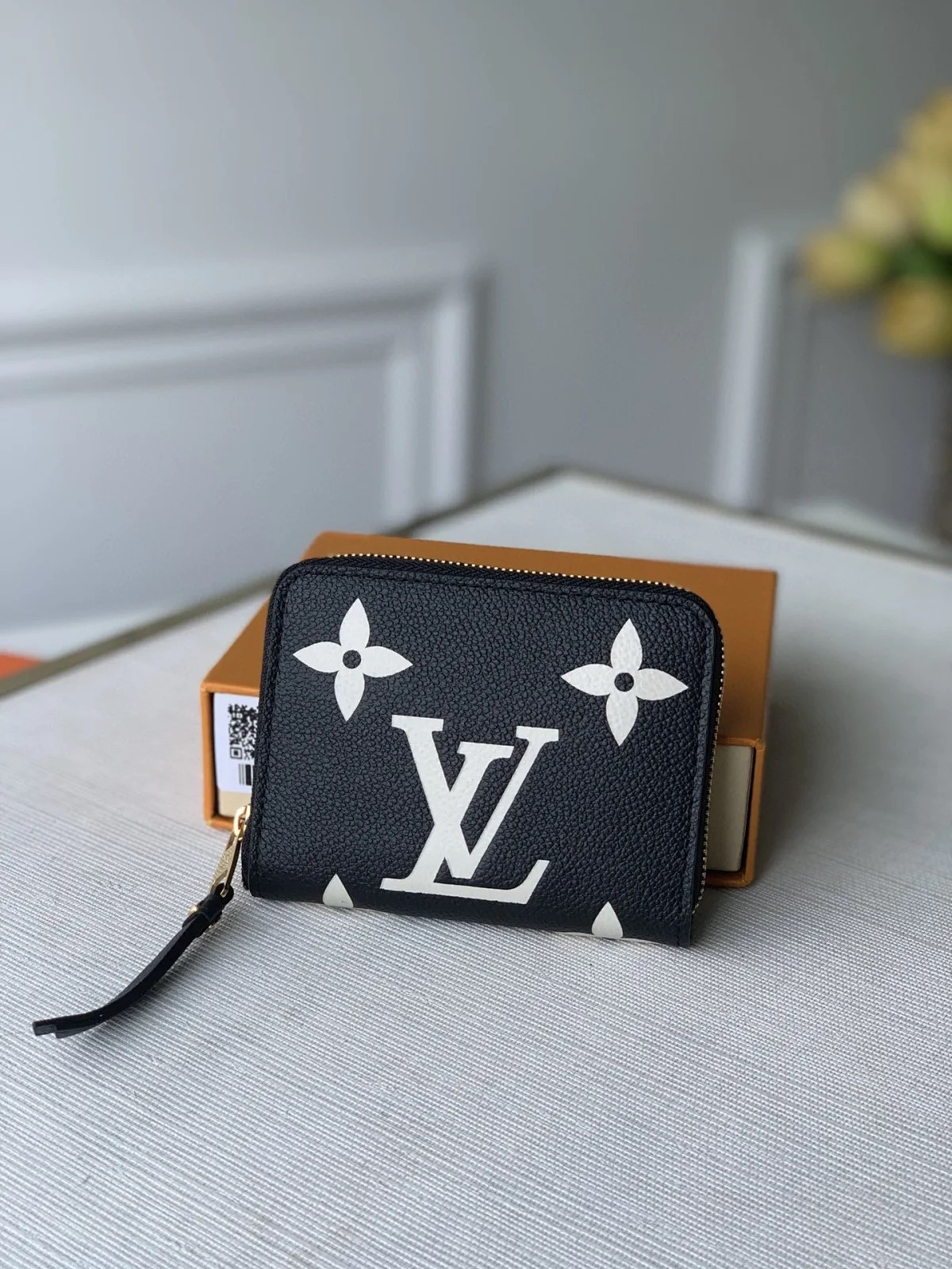 LV ZIPPY WALLET M69787