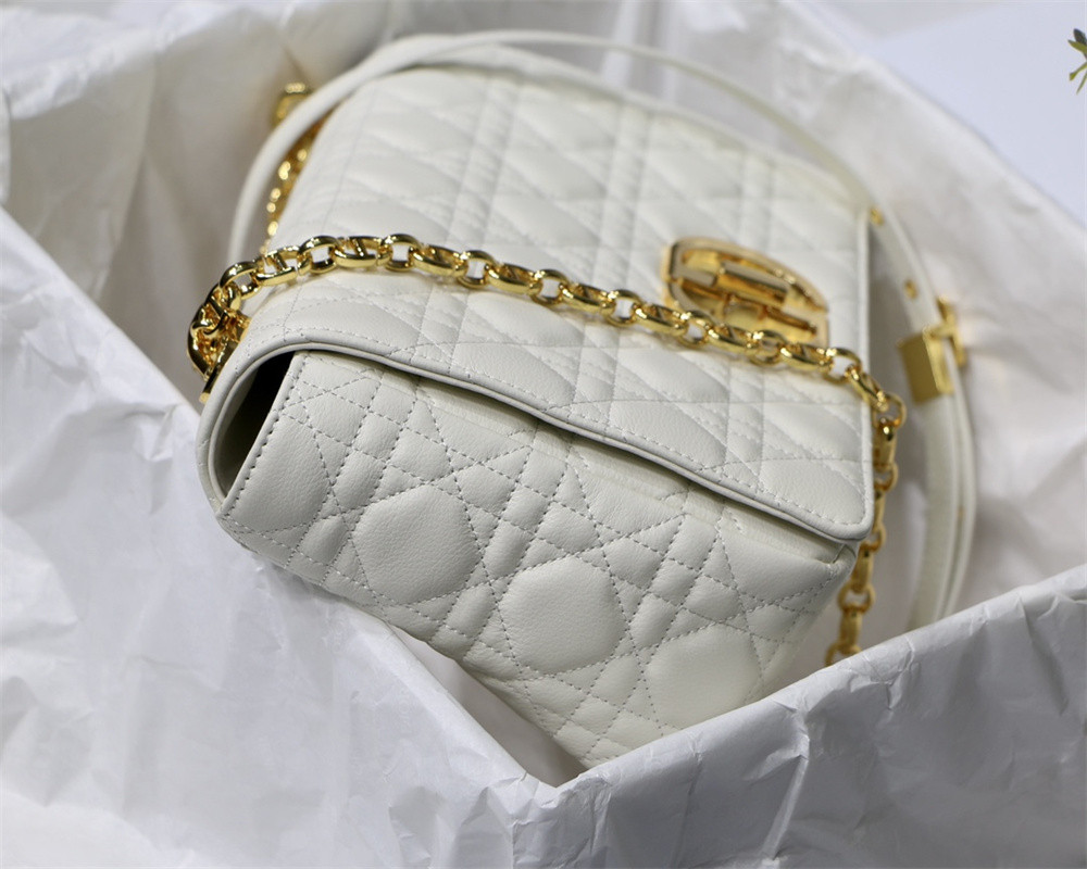 large d*or caro bag ivory S*pple cannage calfskin 29 x 18 x 10 cm