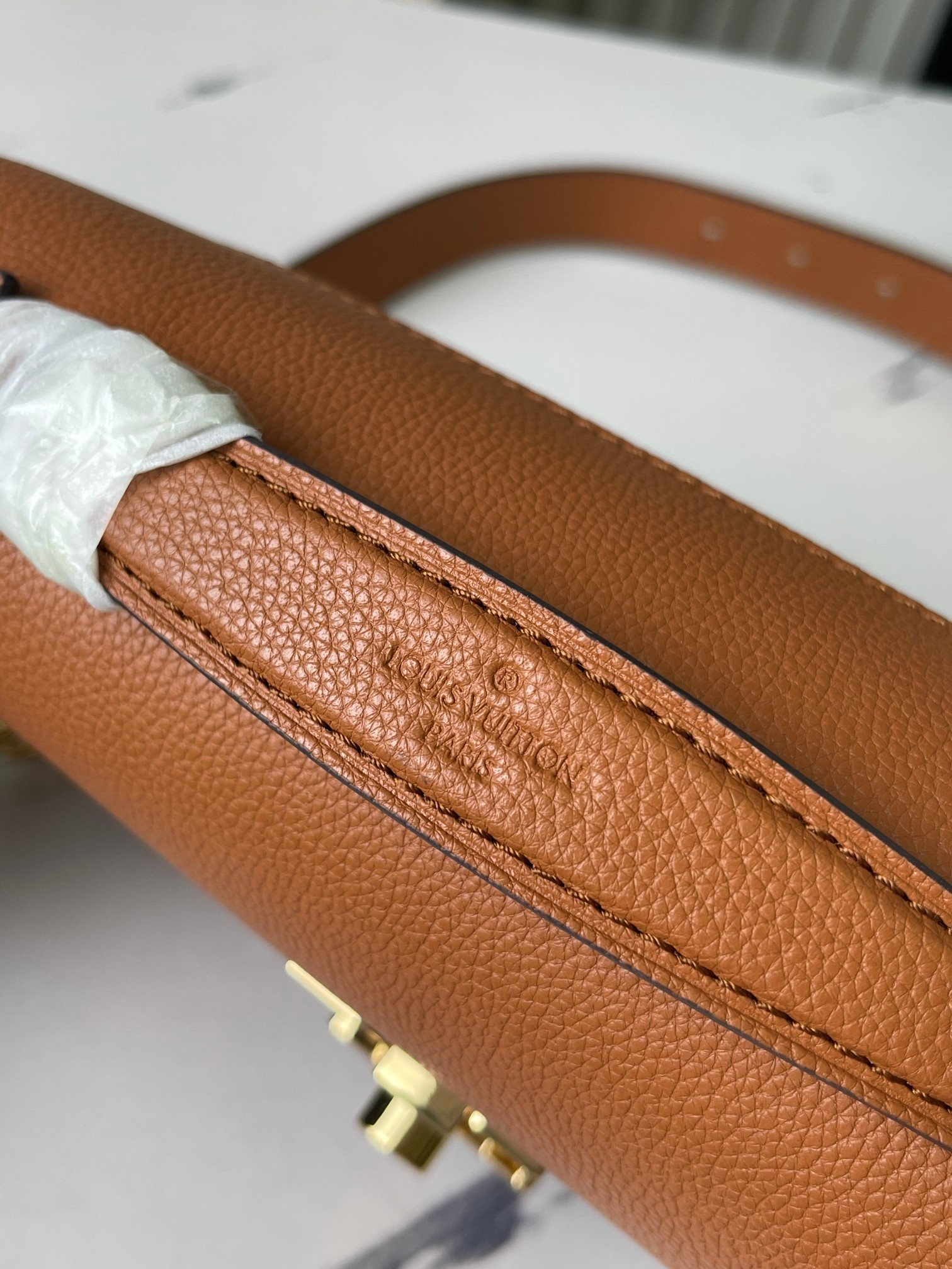 LV M22952 Oxford 8.7 x 6.3 x 3.7 inches