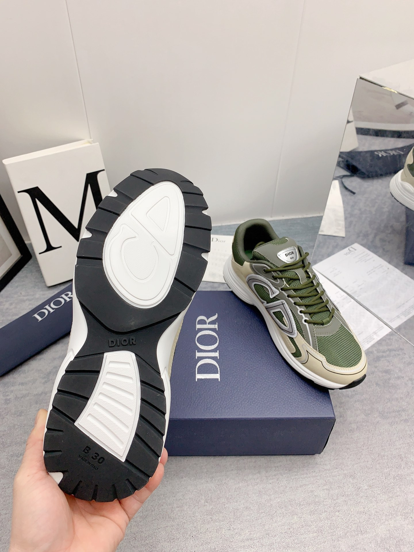 ua D*or b30 olive