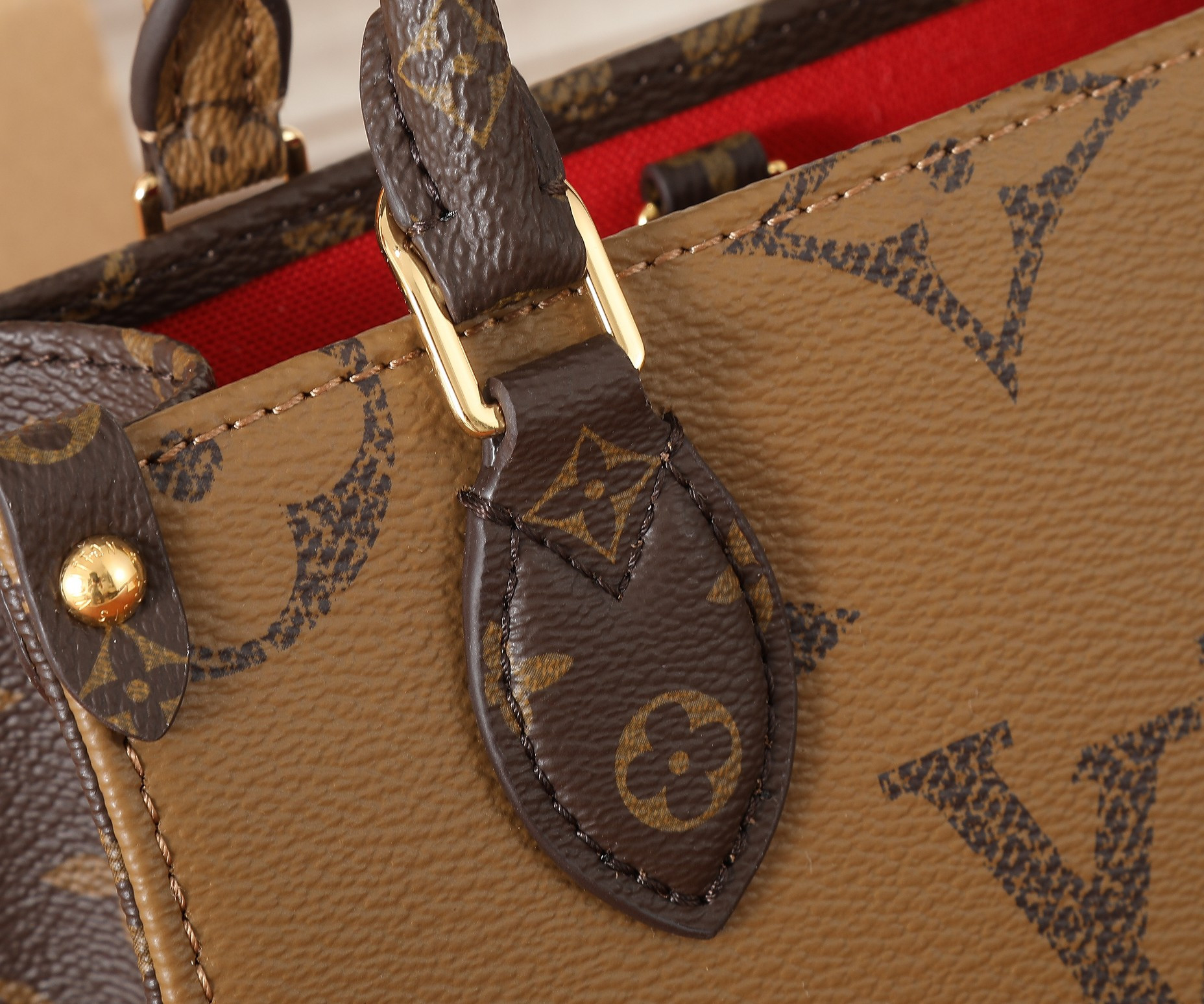 LV OnTheGo BB M46839 7.1 x 5.9 x 3.3 inches