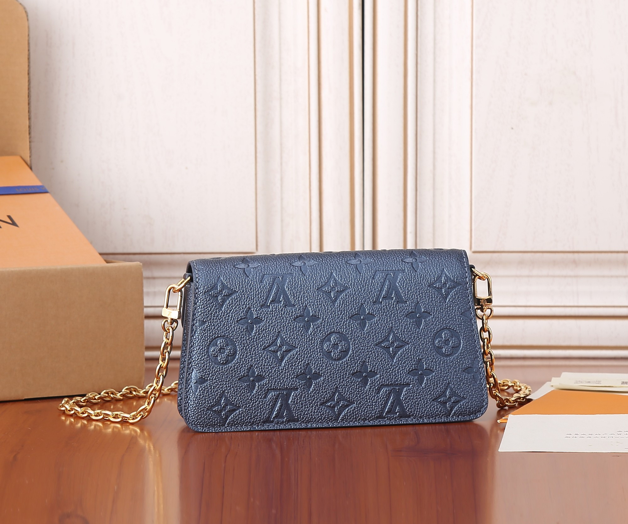 LV Wallet On Chain Métis M82671 7.5 x 4.3 x 2.2 inches