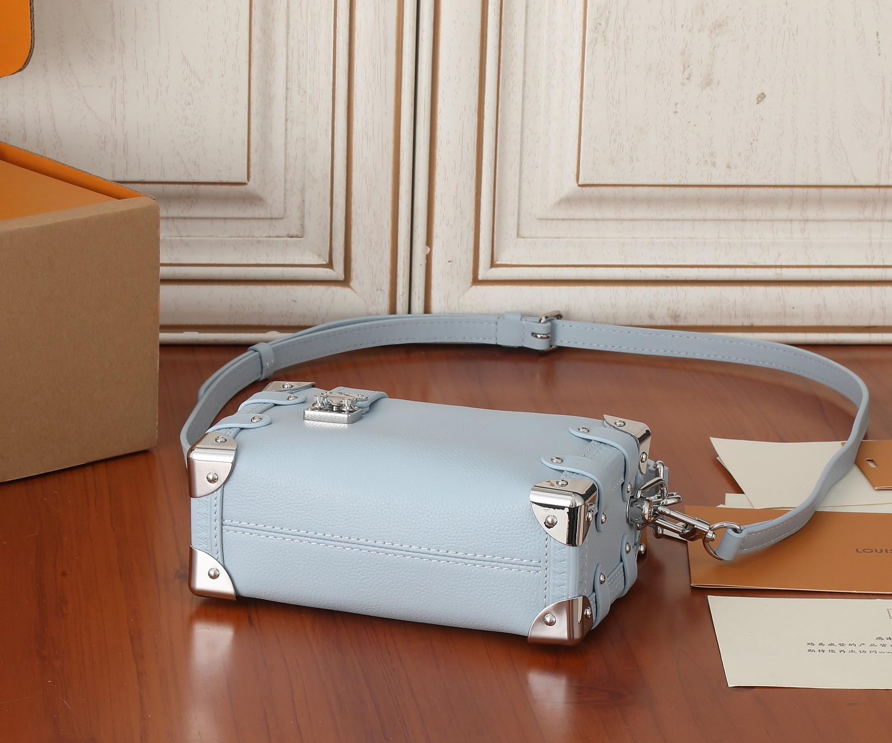 LV Side Trunk PM M25067 7.1 x 4.9 x 3.1 inches