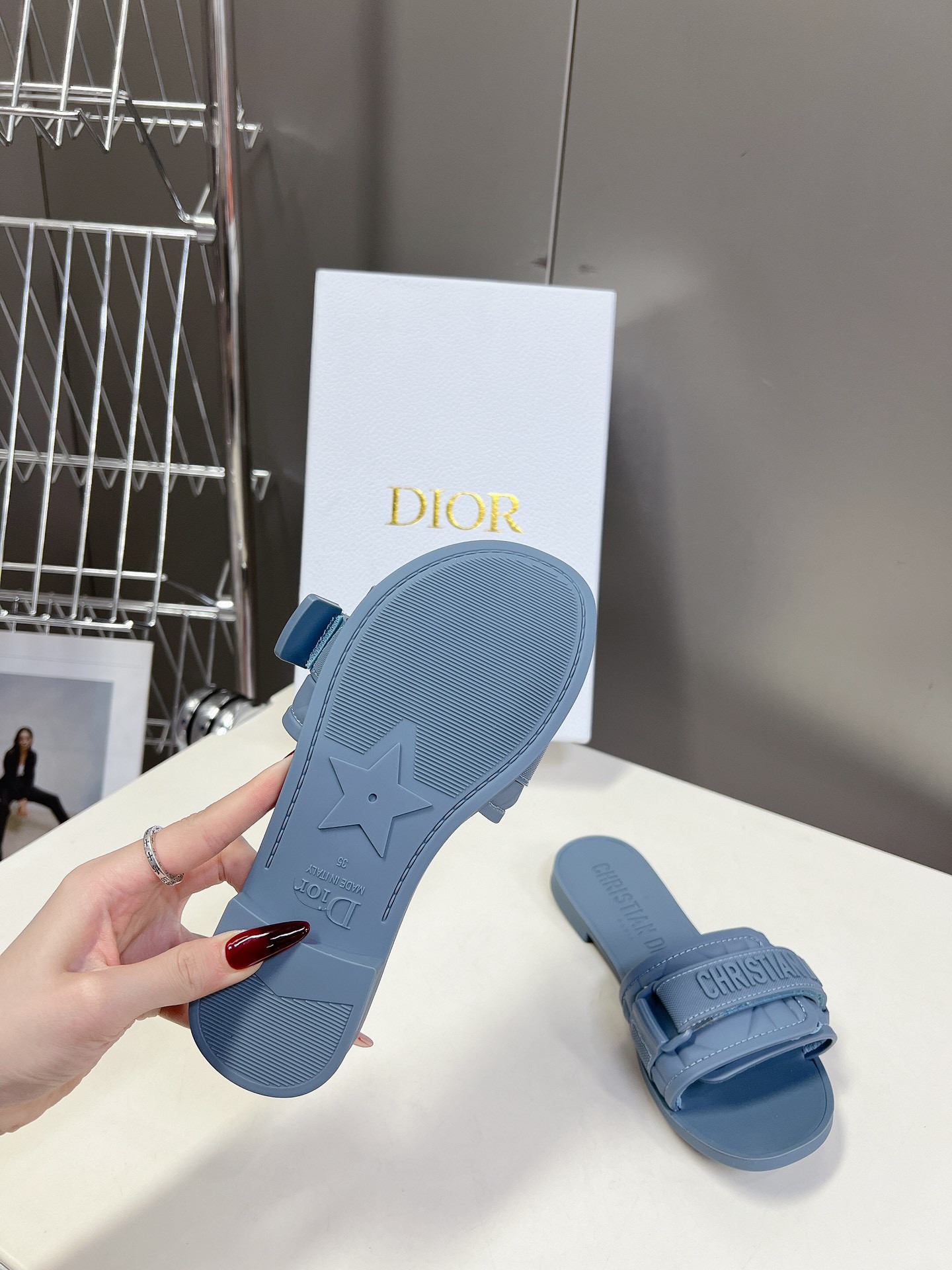 UA Dio(r)evolution Slide