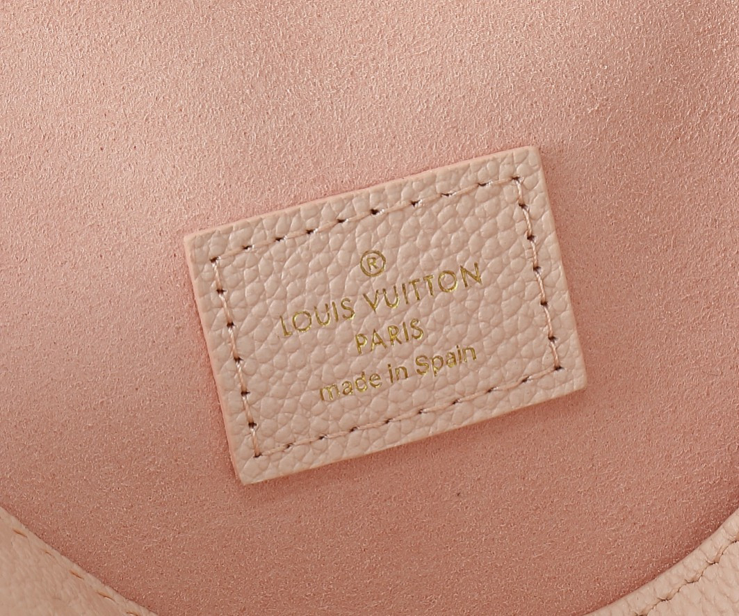 LV Nano Diane M83566 7.5 x 4.1 x 2.4 in