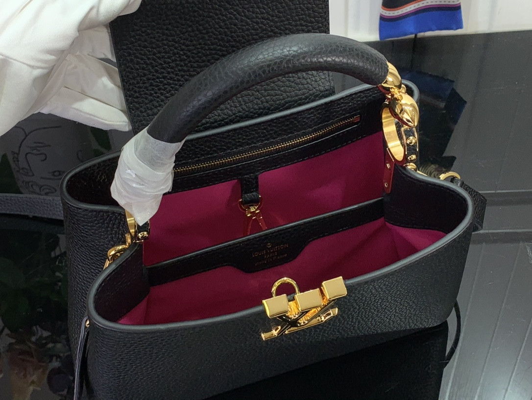 LV Capucines Mini M24698  27x18x9 cm