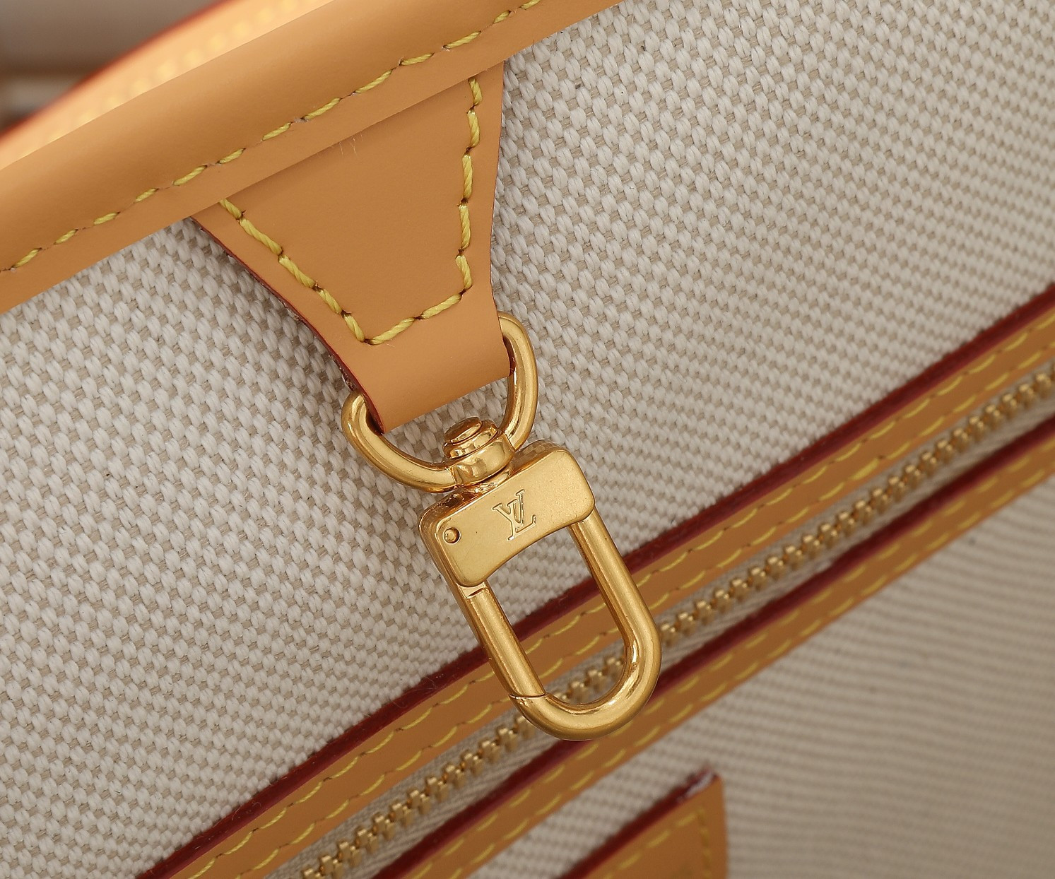 LV Weekend Tote N40702 16.9 x 13.4 x 6.9 inches