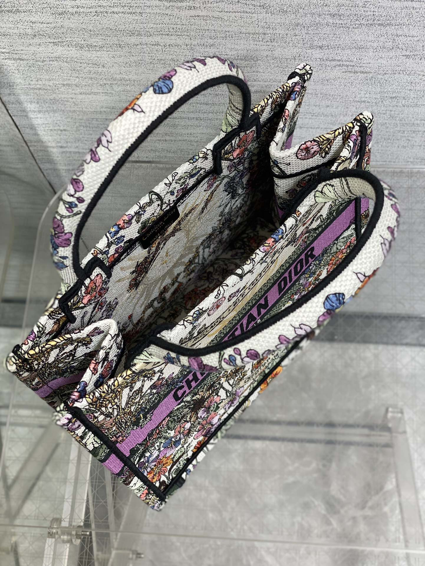 small D*or book tote ecru multicolor D*or 4 saisons Été soleil embroidery 26x8x22cm