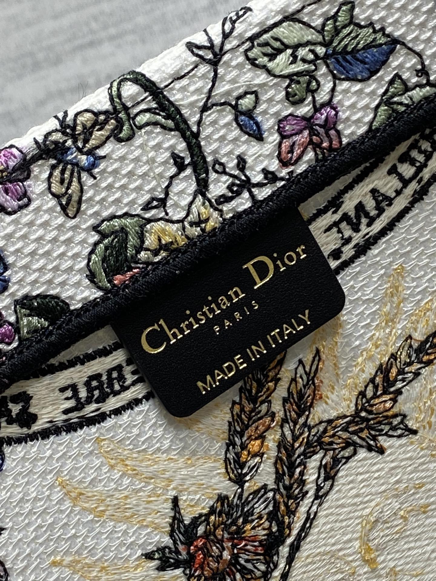 small D*or book tote ecru multicolor D*or 4 saisons Été soleil embroidery 26x8x22cm