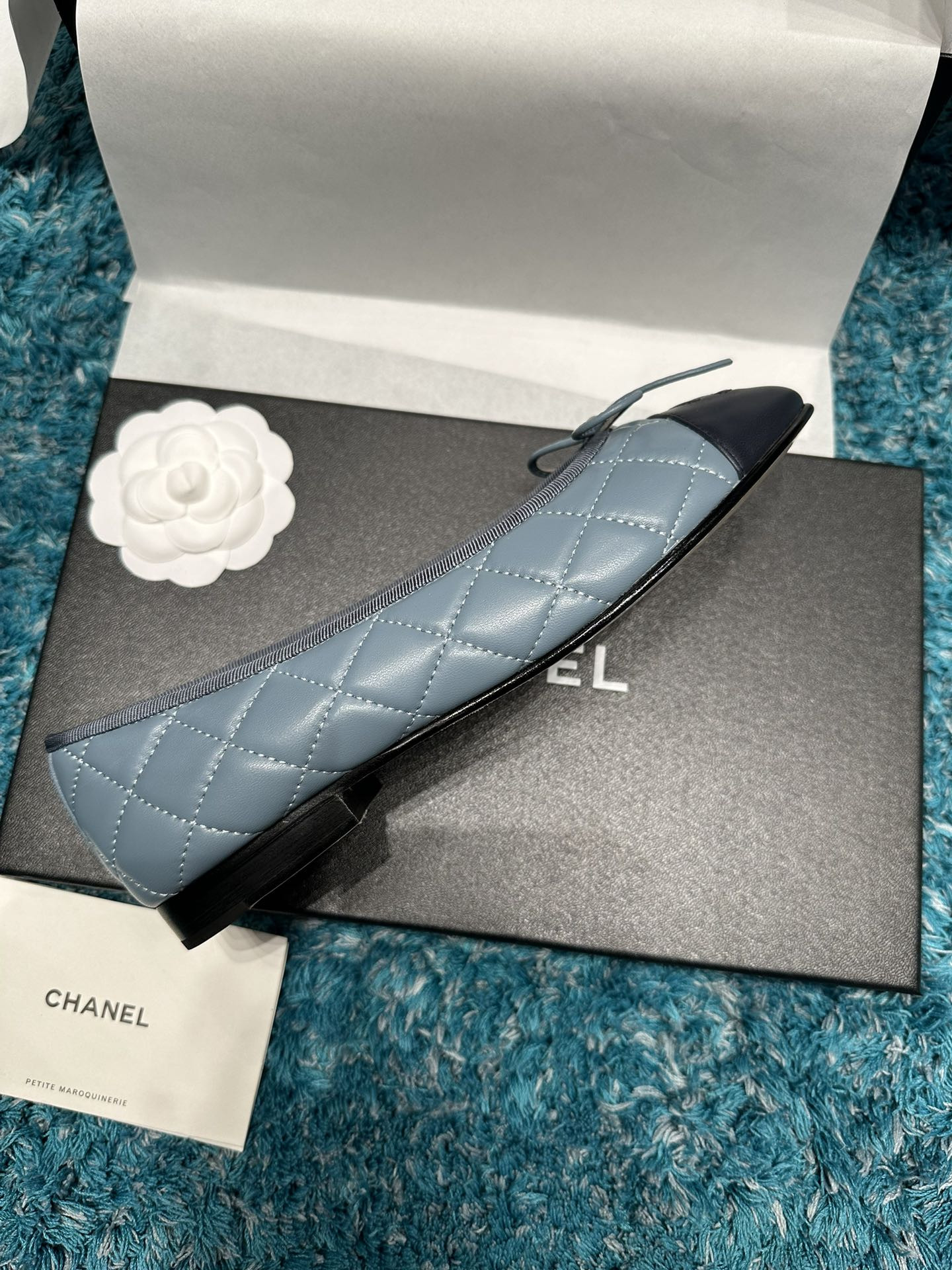 ua Ch*el ballet flats