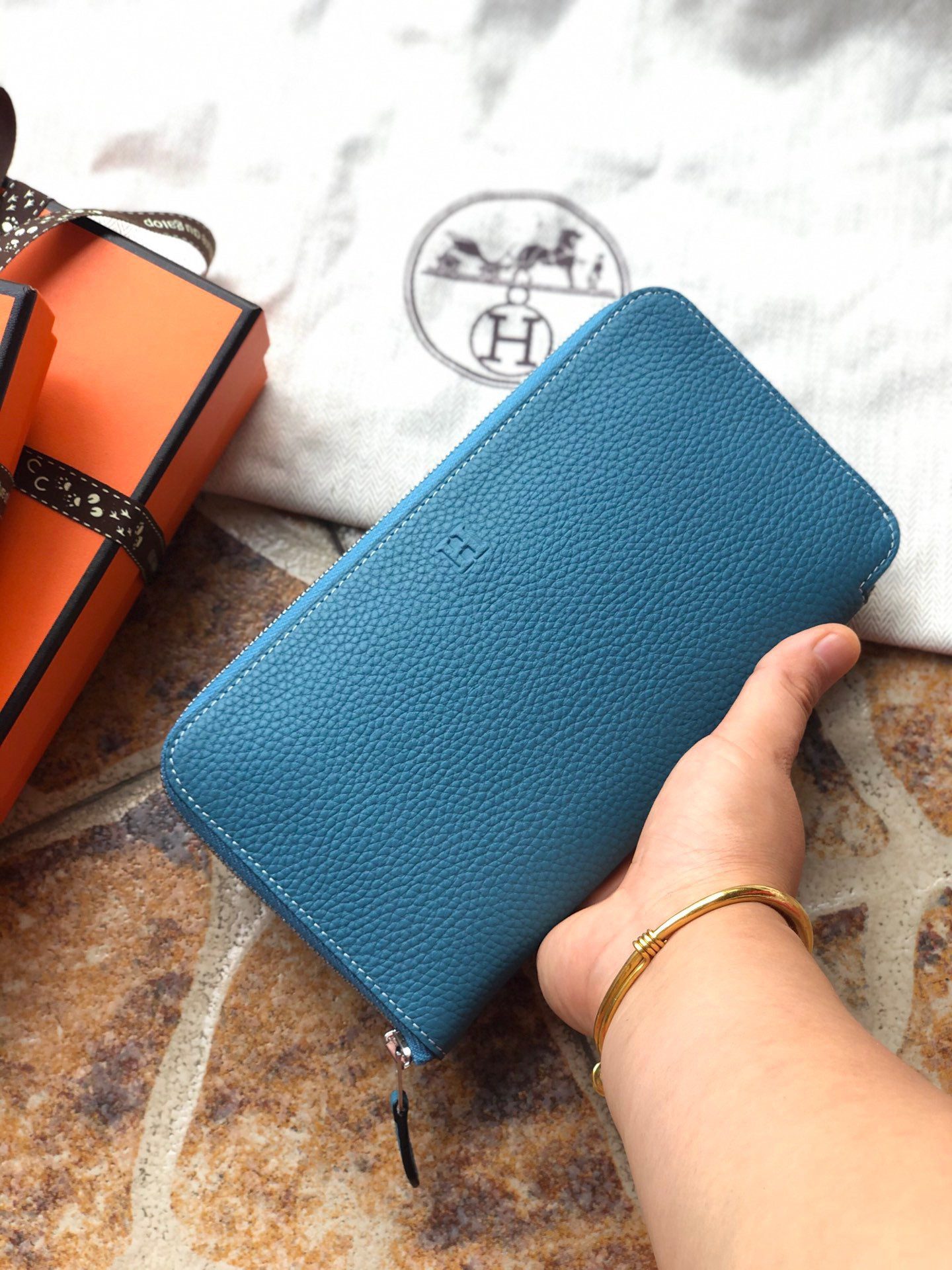 H**me5 long wallet 20x11cm